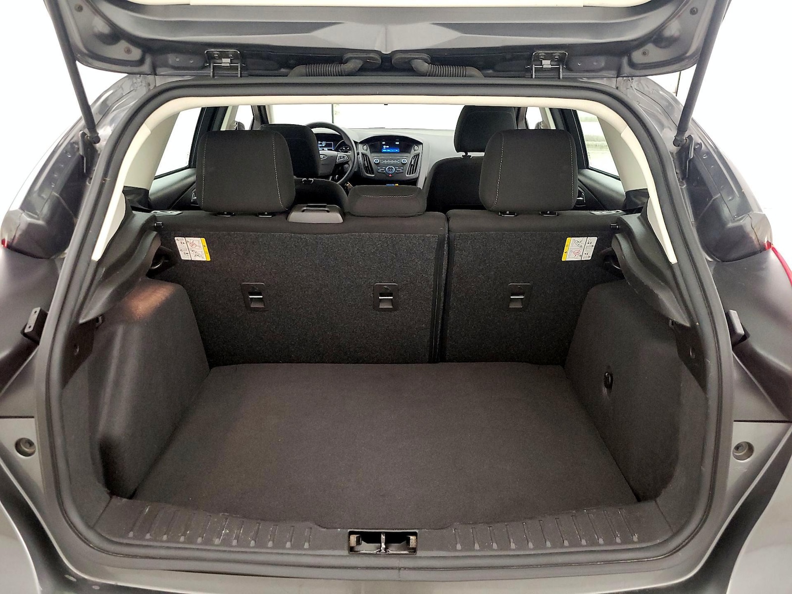 2018 Ford Focus SE - Photo 21