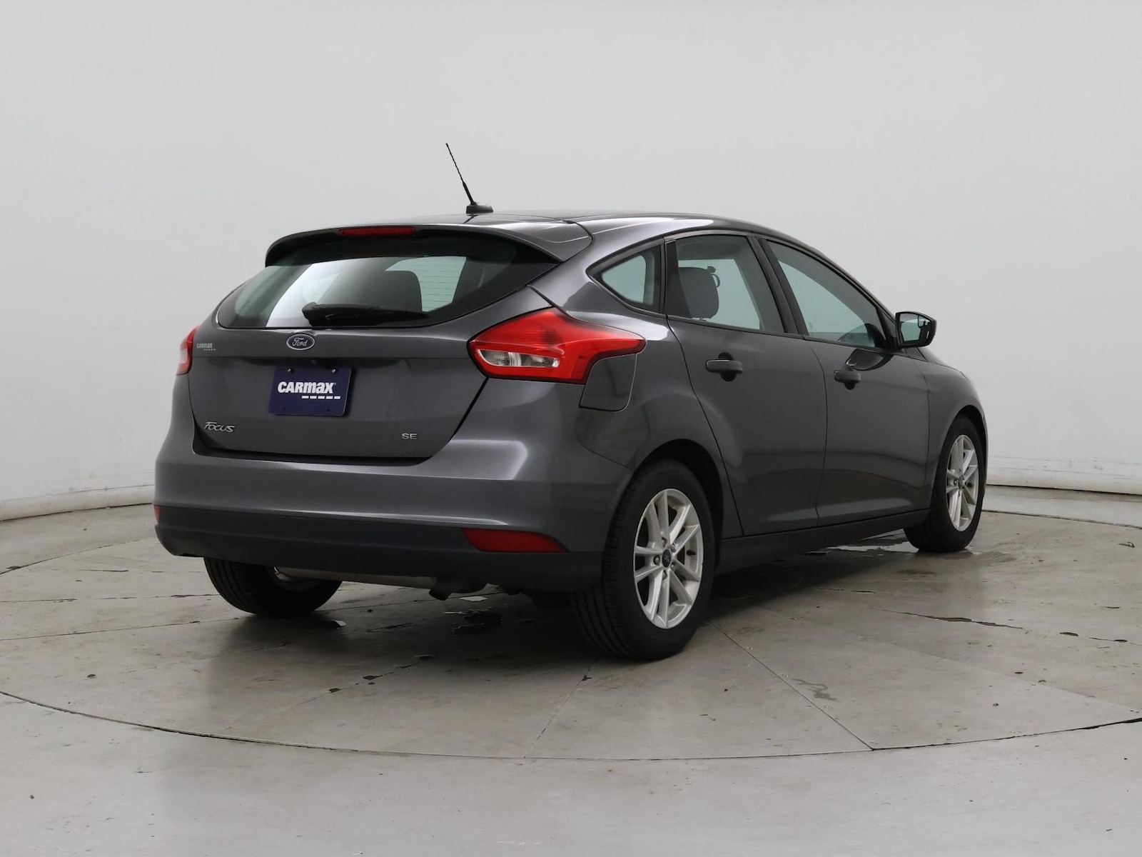 2018 Ford Focus SE - Photo 9