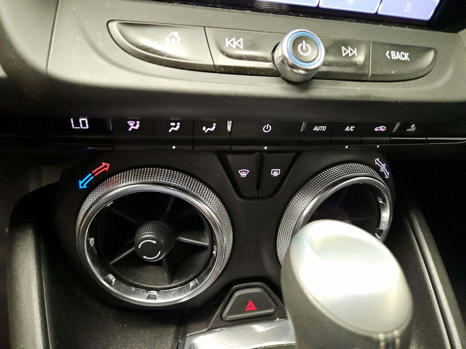 2017 Chevrolet Camaro 1LT - Photo 16