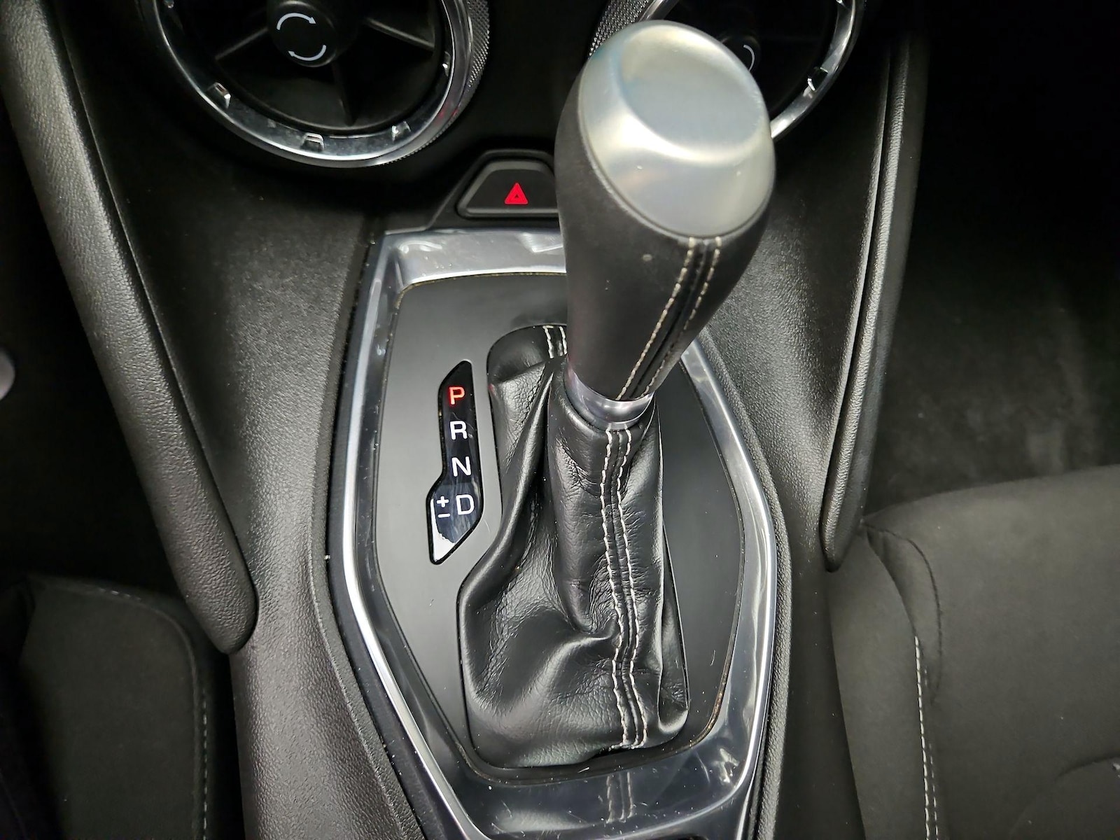 2017 Chevrolet Camaro 1LT - Photo 17