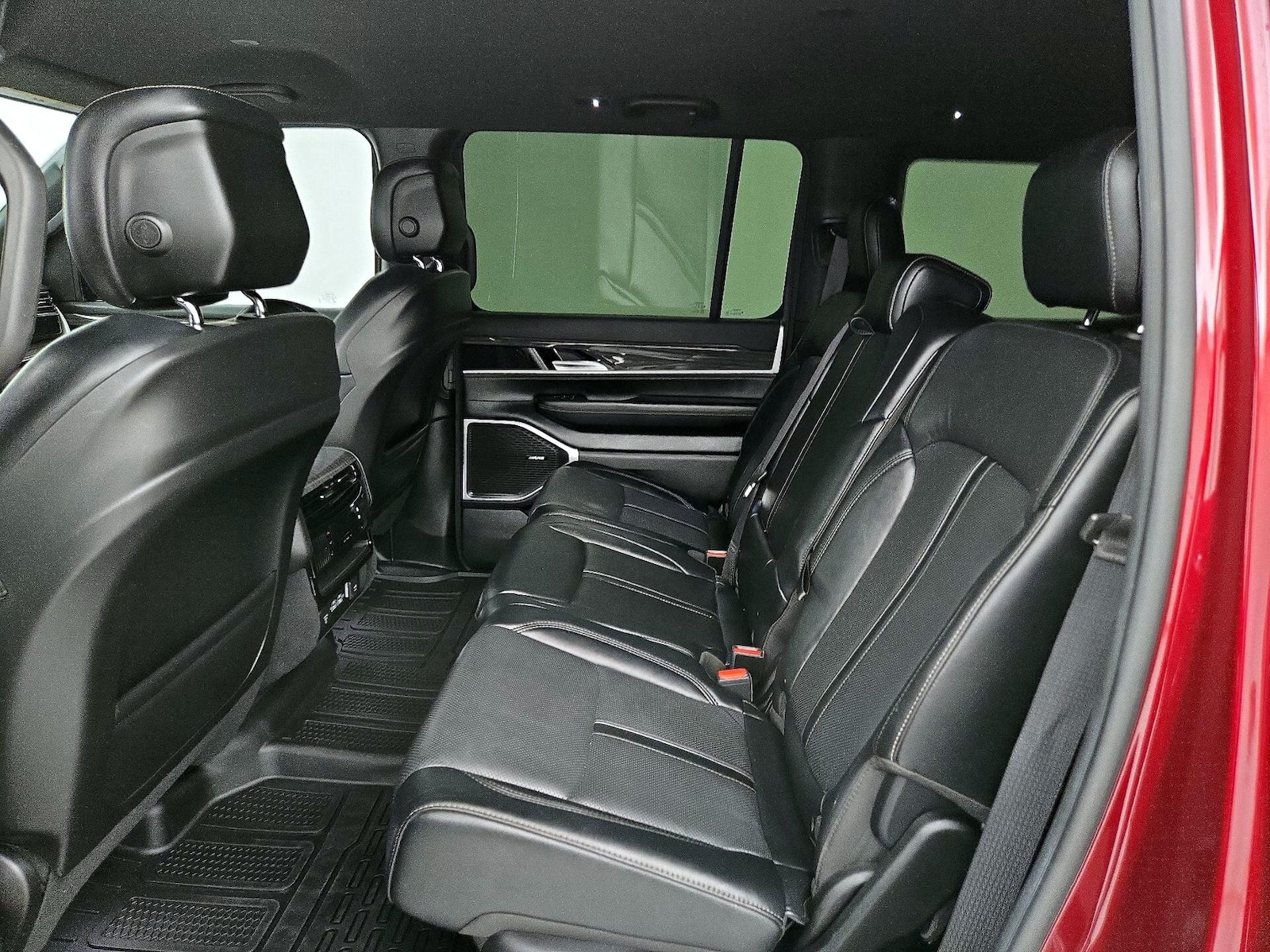2022 Jeep Wagoneer Series III - Photo 21