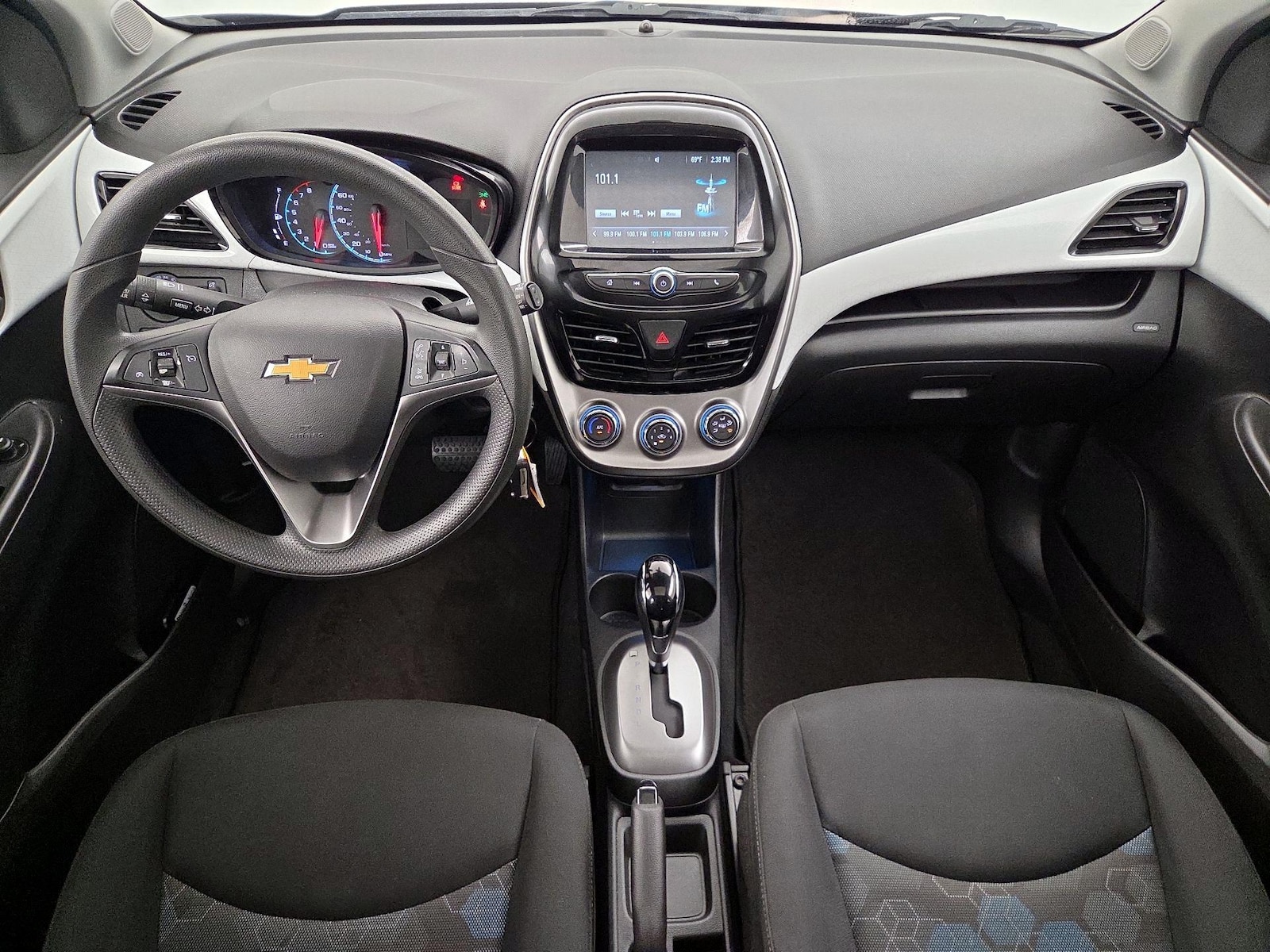 2016 Chevrolet Spark 1LT - Photo 10