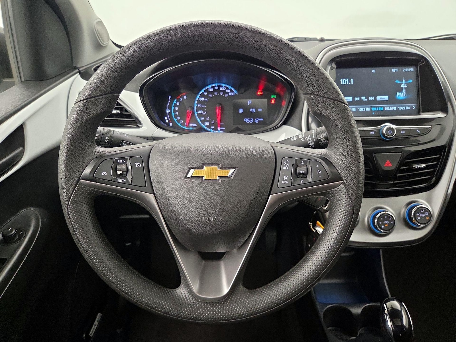 2016 Chevrolet Spark 1LT - Photo 11