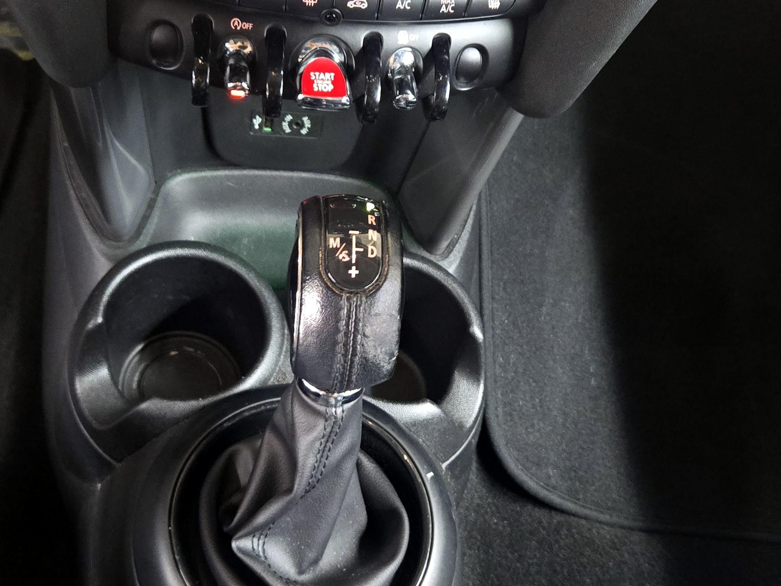 2017 MINI Cooper Base - Photo 18