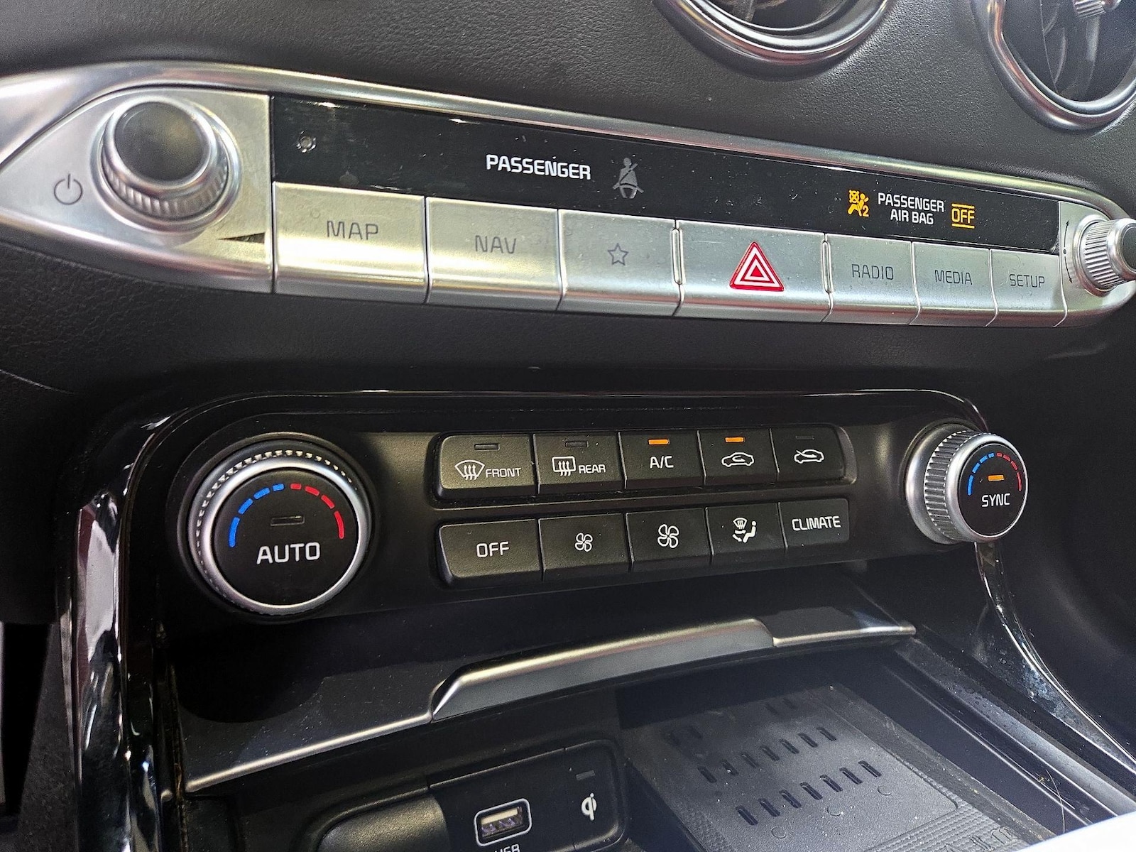 2022 Kia Stinger GT2 - Photo 17