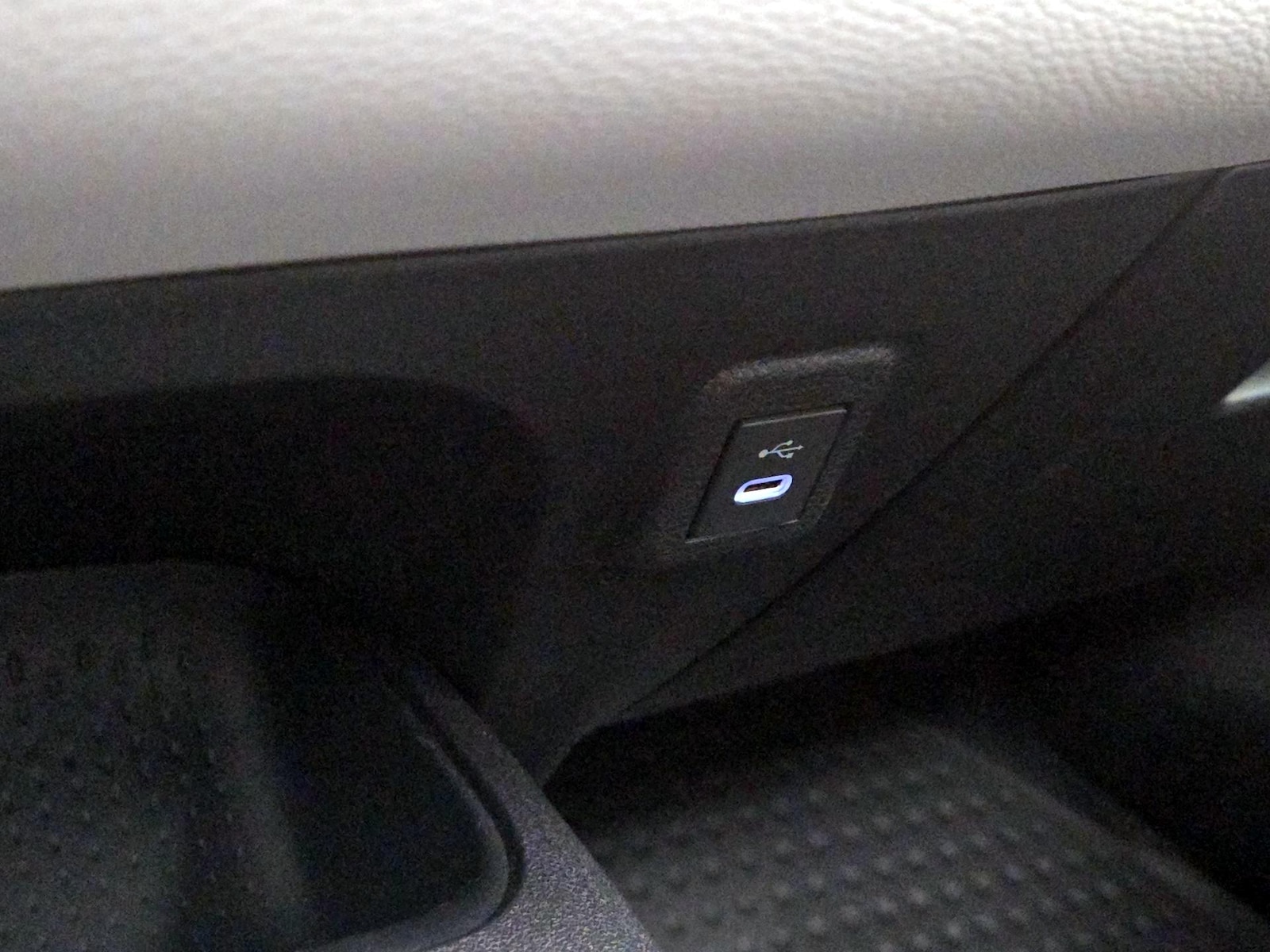 2024 Toyota Corolla LE - Photo 11