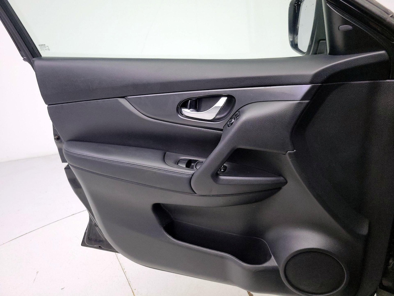 2020 Nissan Rogue SV - Photo 13