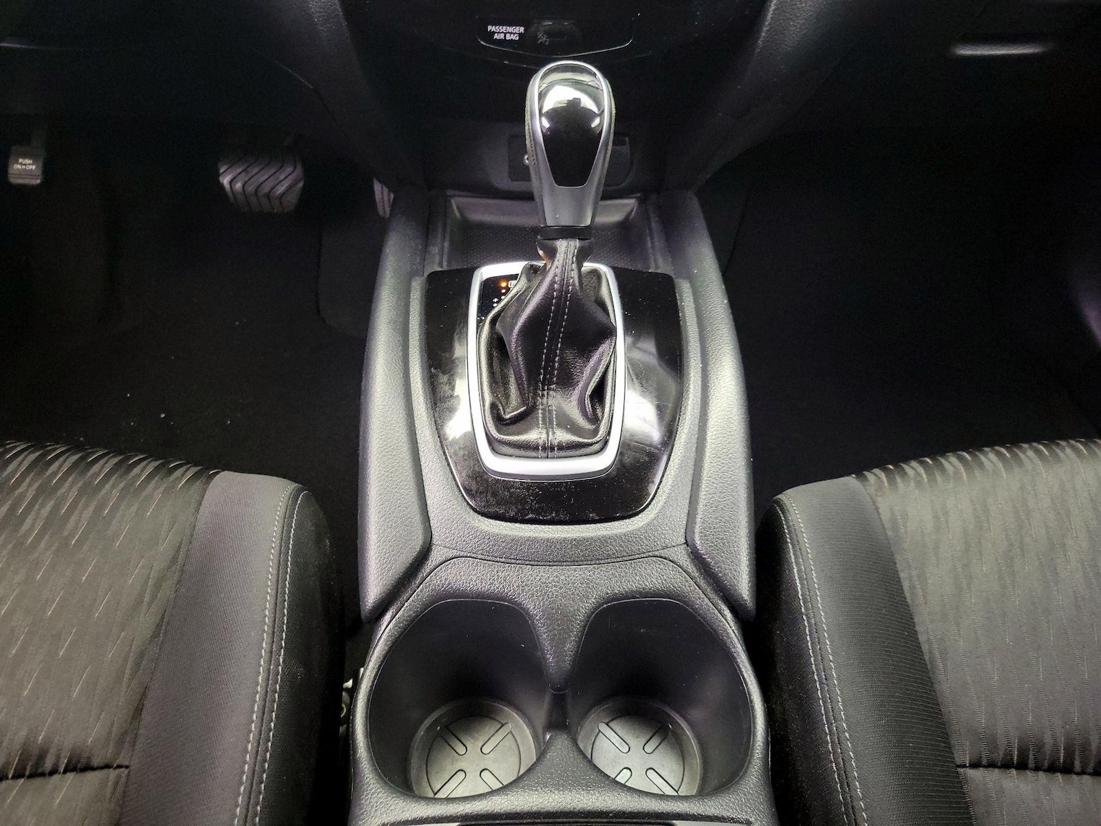 2020 Nissan Rogue SV - Photo 18