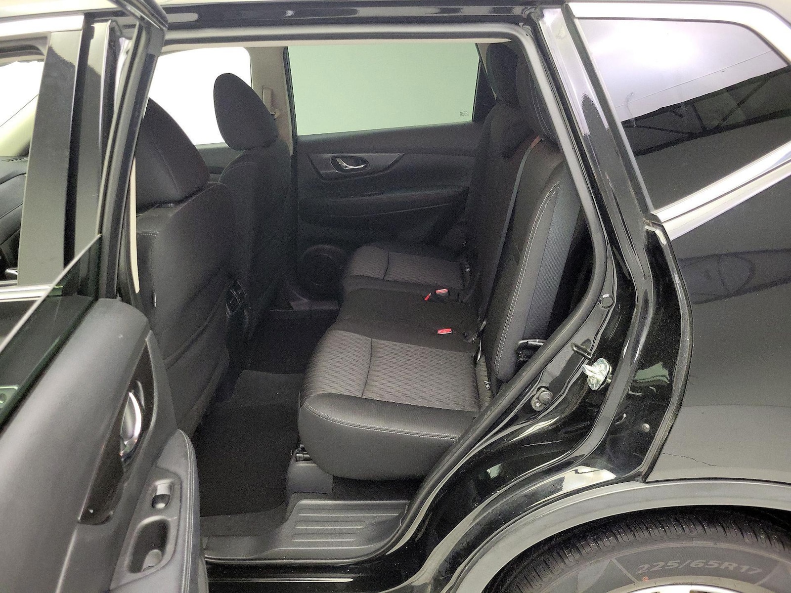 2020 Nissan Rogue SV - Photo 20
