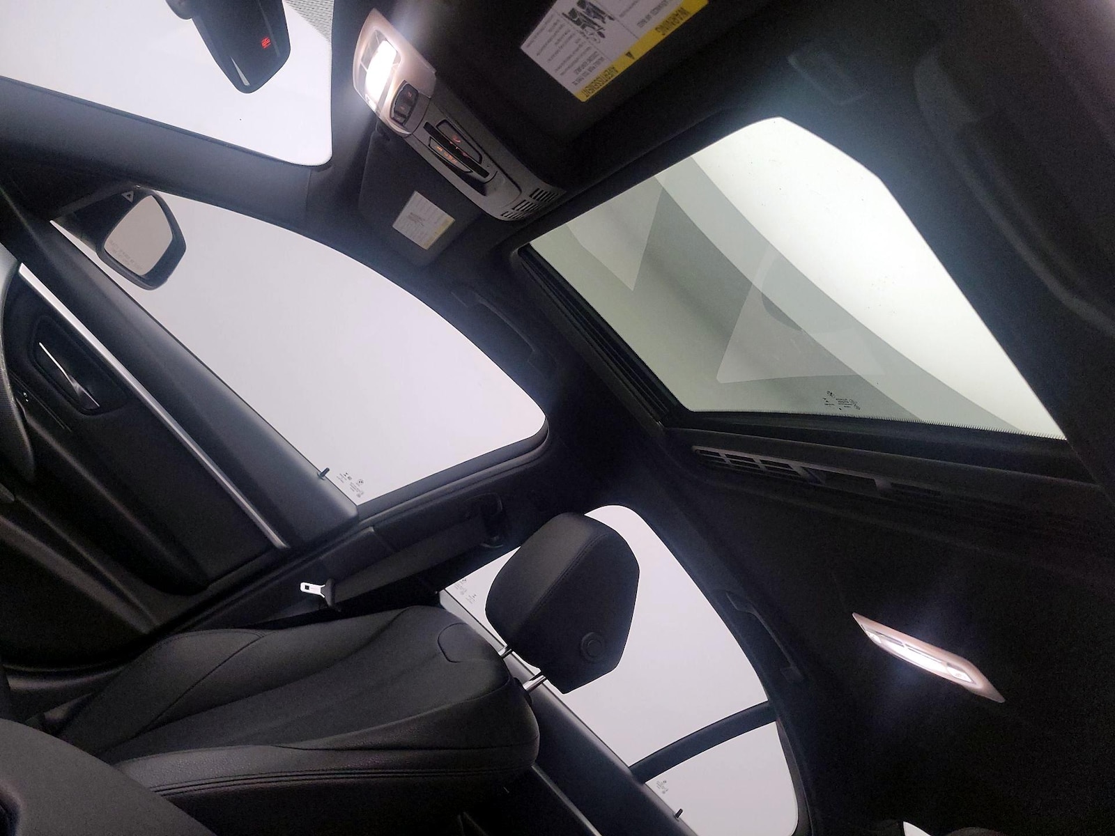 Sunroof(s) & Overhead Airbags