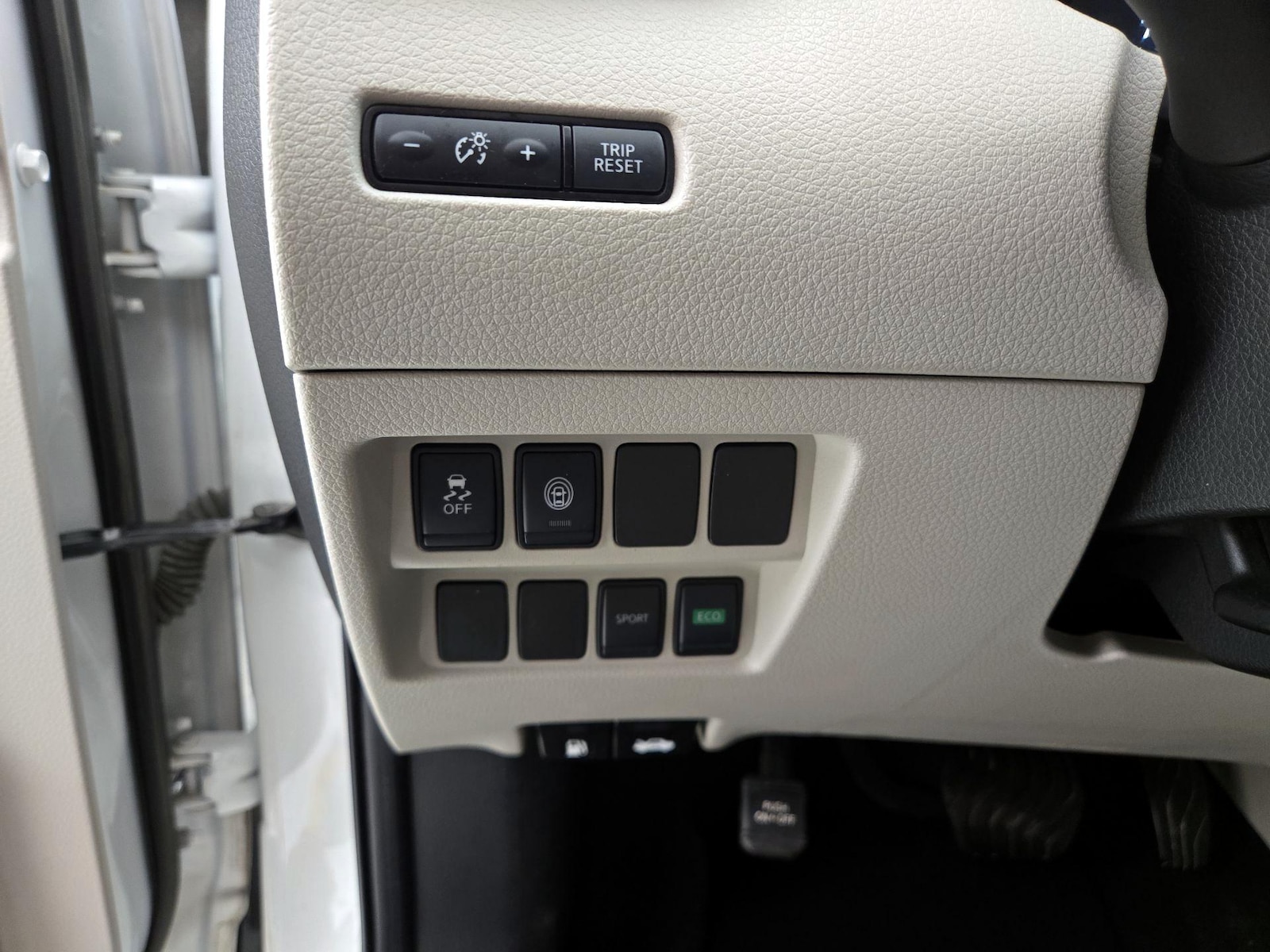 2020 Nissan Rogue Sport SV - Photo 14