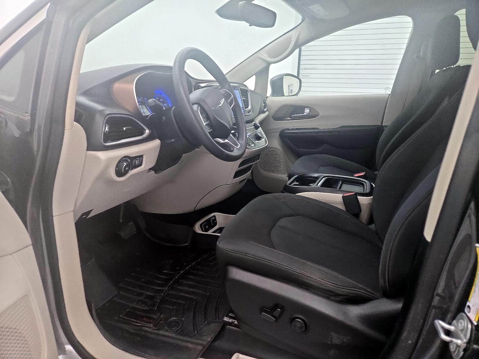 2018 Chrysler Pacifica Touring Plus - Photo 12