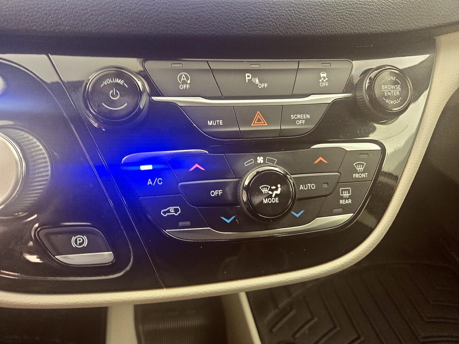2018 Chrysler Pacifica Touring Plus - Photo 18