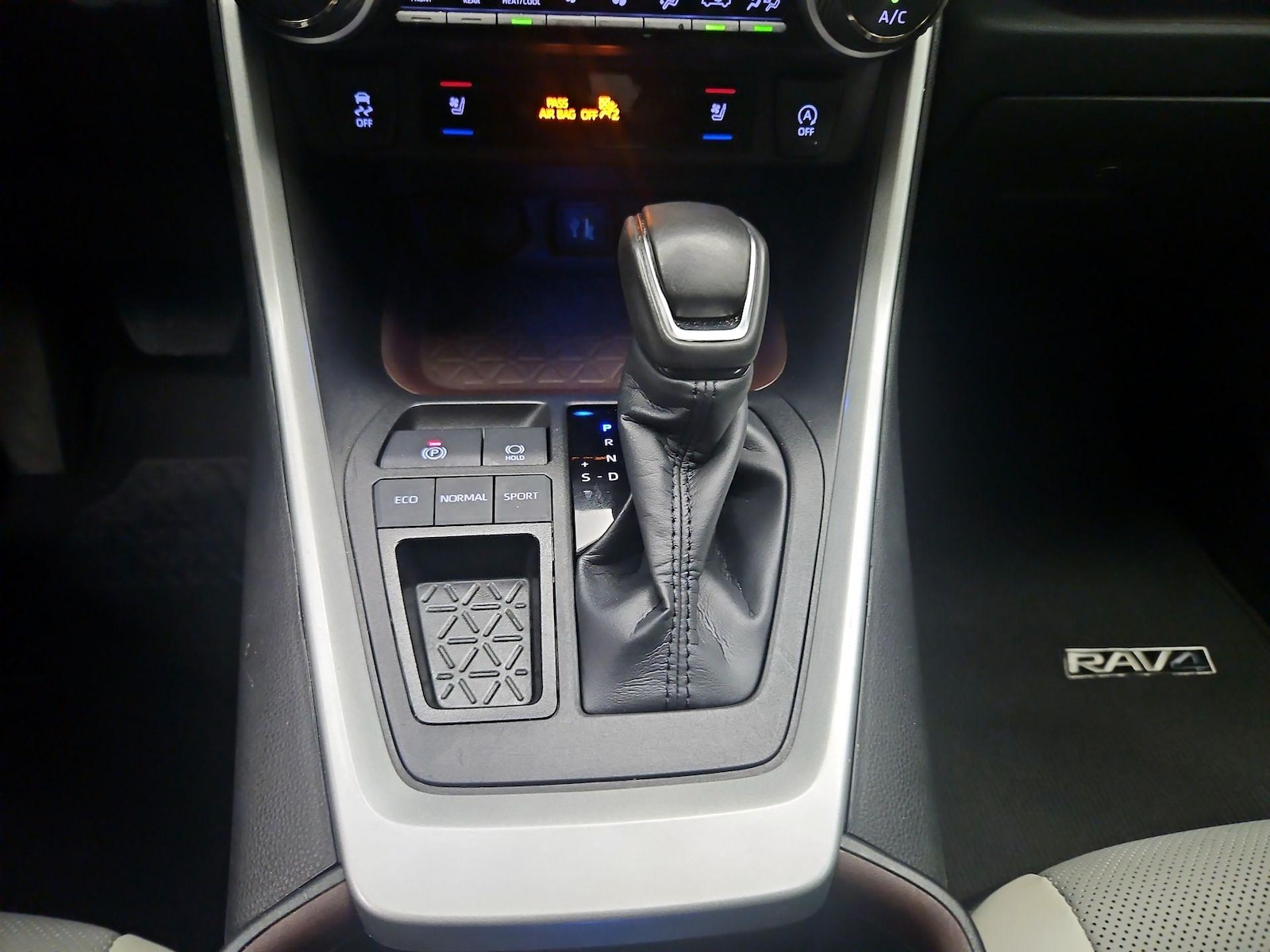 2025 Toyota RAV4 Limited - Photo 17