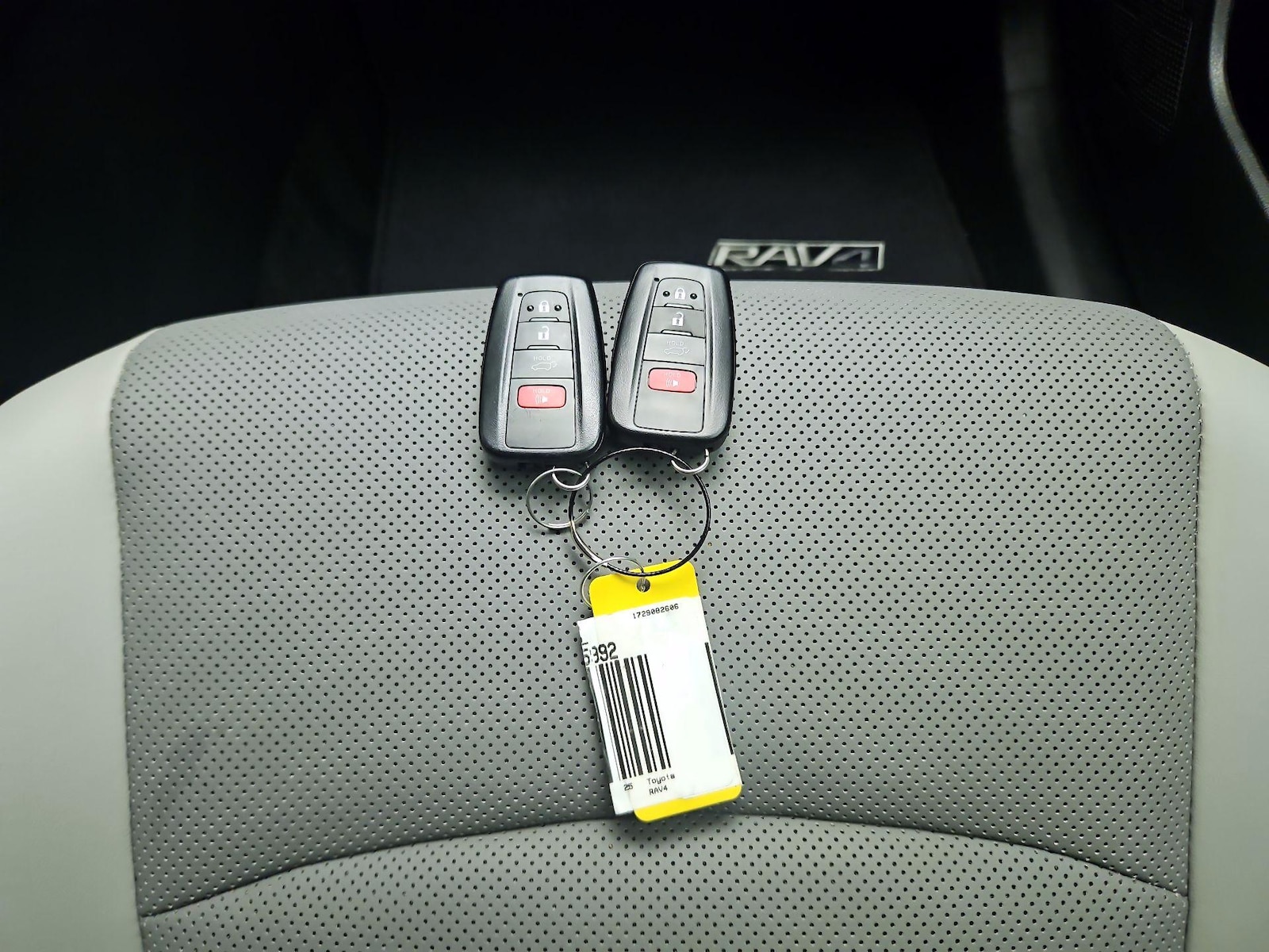 2025 Toyota RAV4 Limited - Photo 21