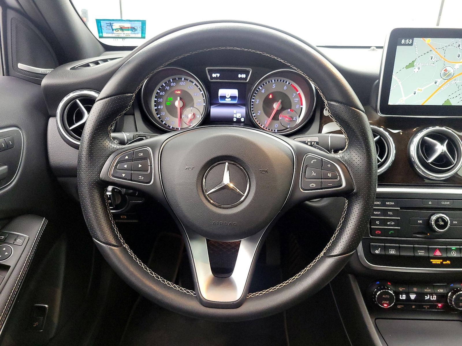 2016 Mercedes-Benz GLA-Class GLA250 - Photo 11