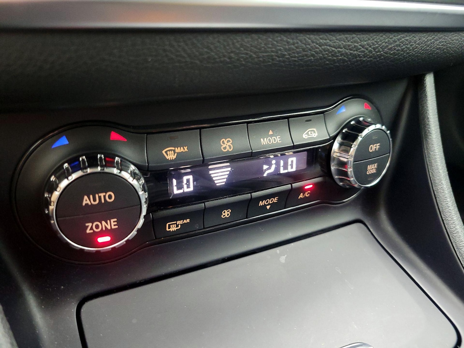 2016 Mercedes-Benz GLA-Class GLA250 - Photo 18