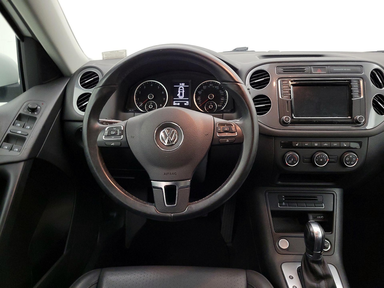2017 Volkswagen Tiguan S - Photo 2