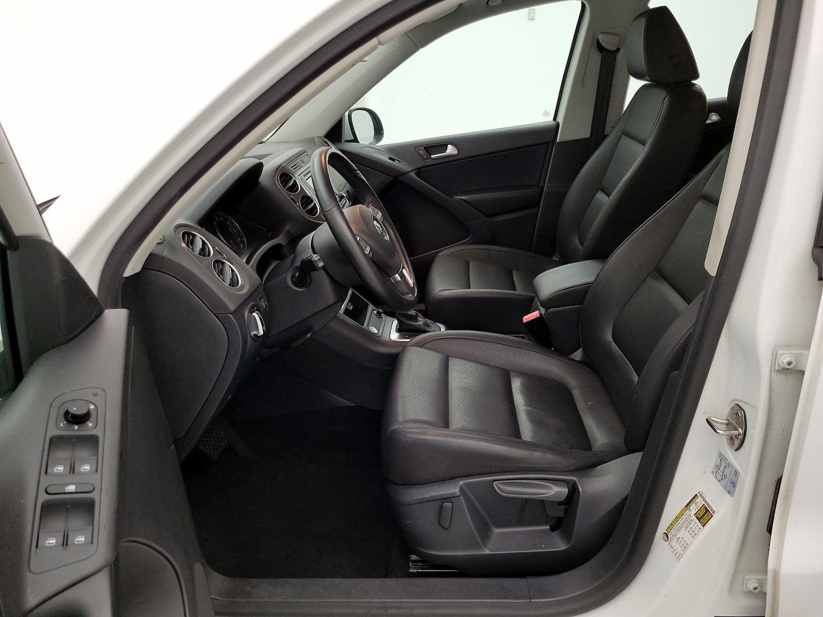 2017 Volkswagen Tiguan S - Photo 3