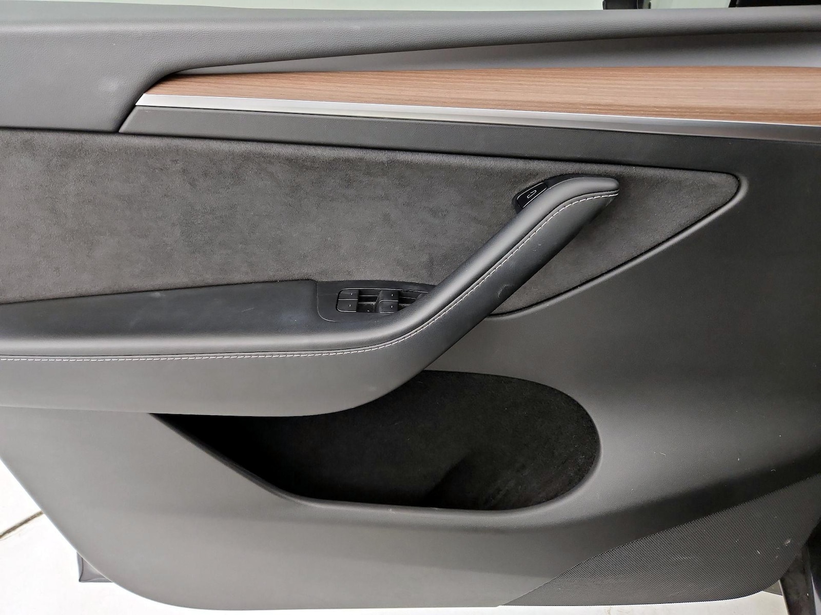 2022 Tesla Model Y Long Range - Photo 11