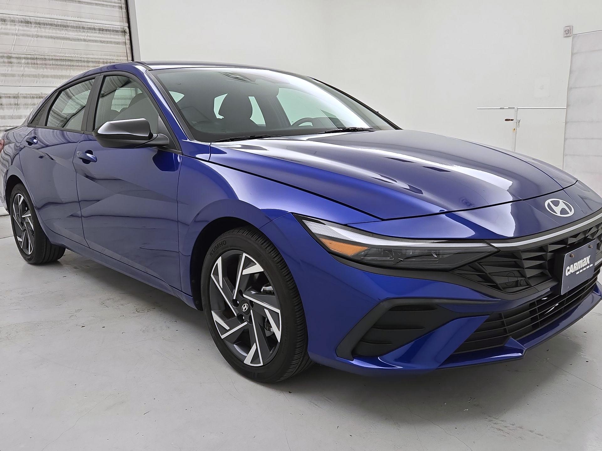 2025 Hyundai Elantra Azul Sedán Tracción delantera Automática