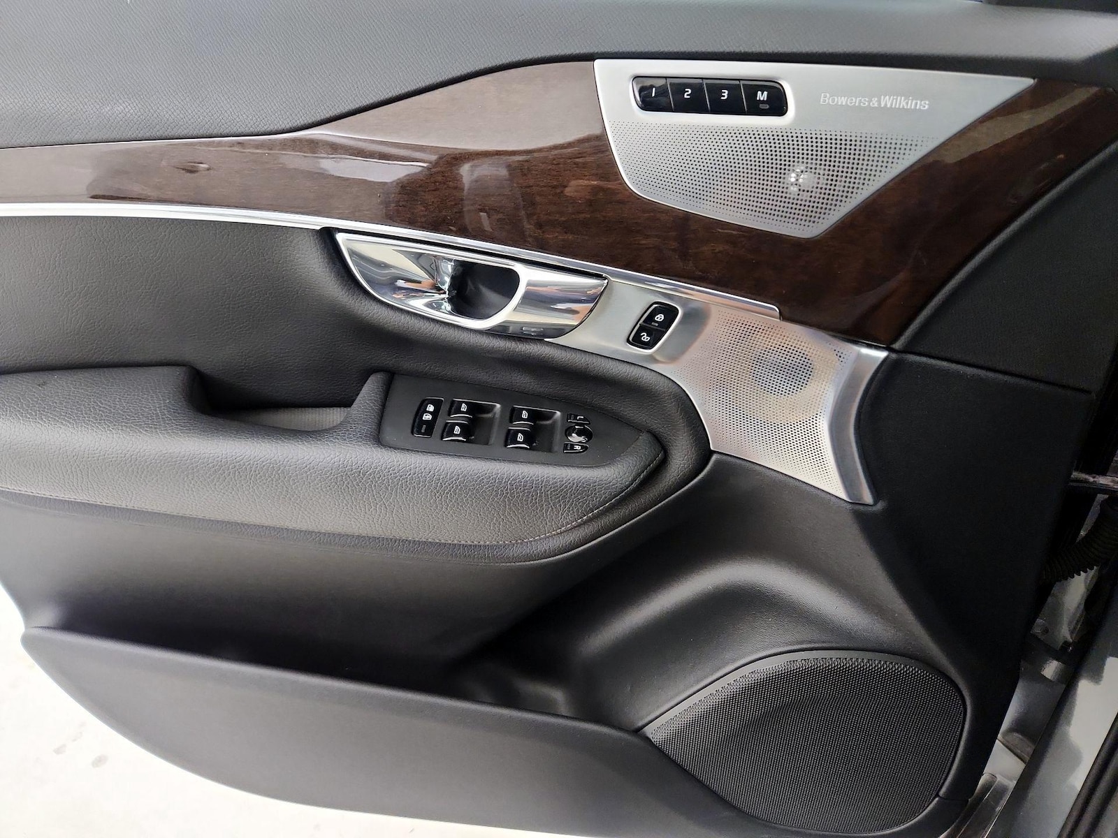 2016 Volvo XC90 Momentum - Photo 13