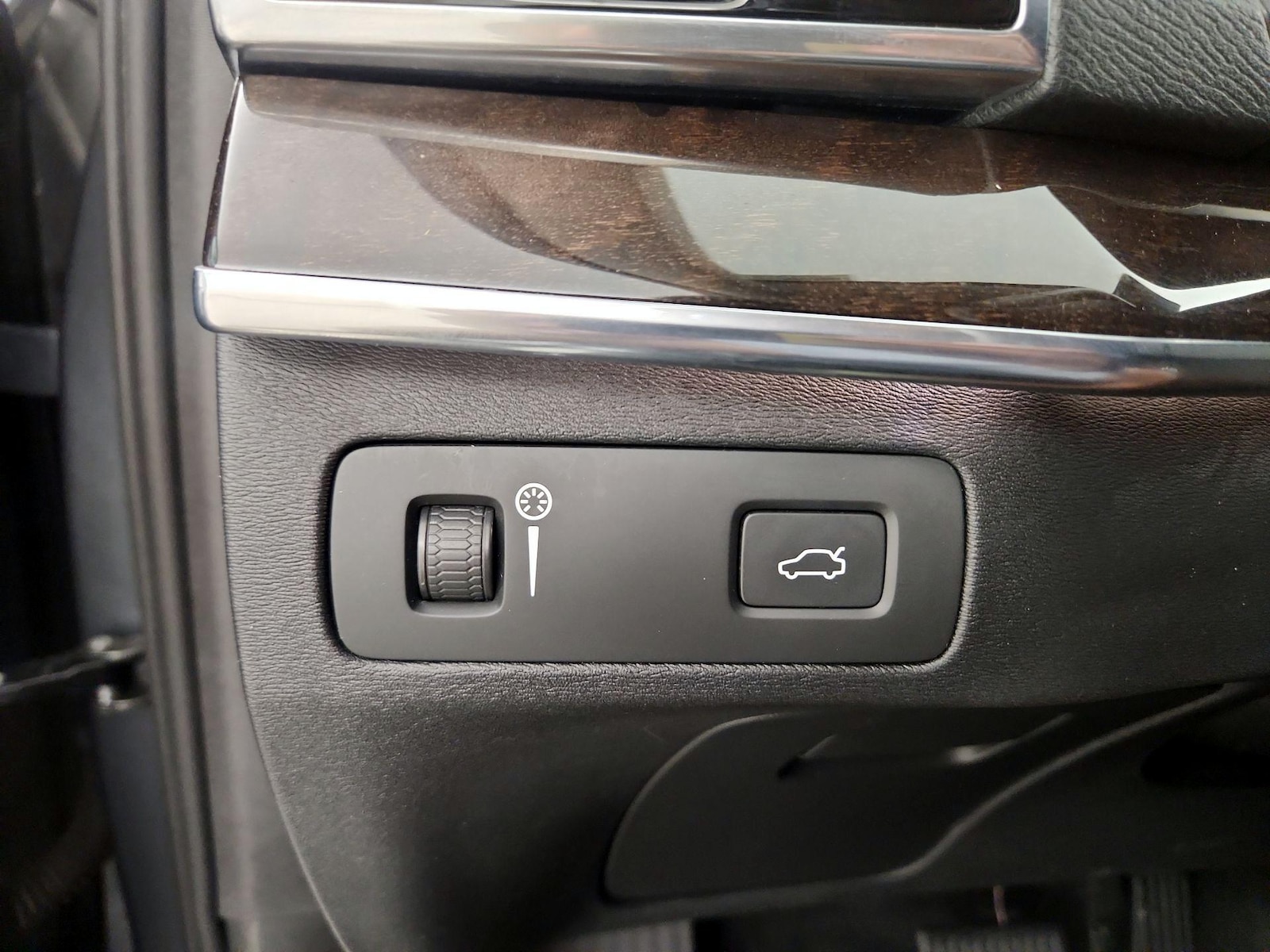 2016 Volvo XC90 Momentum - Photo 14