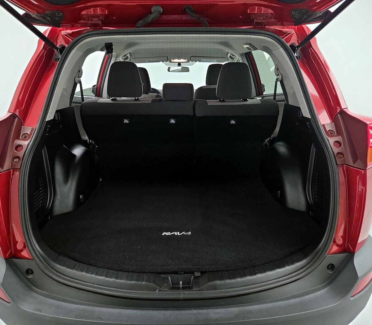 Trunk/Cargo (Seats Up)