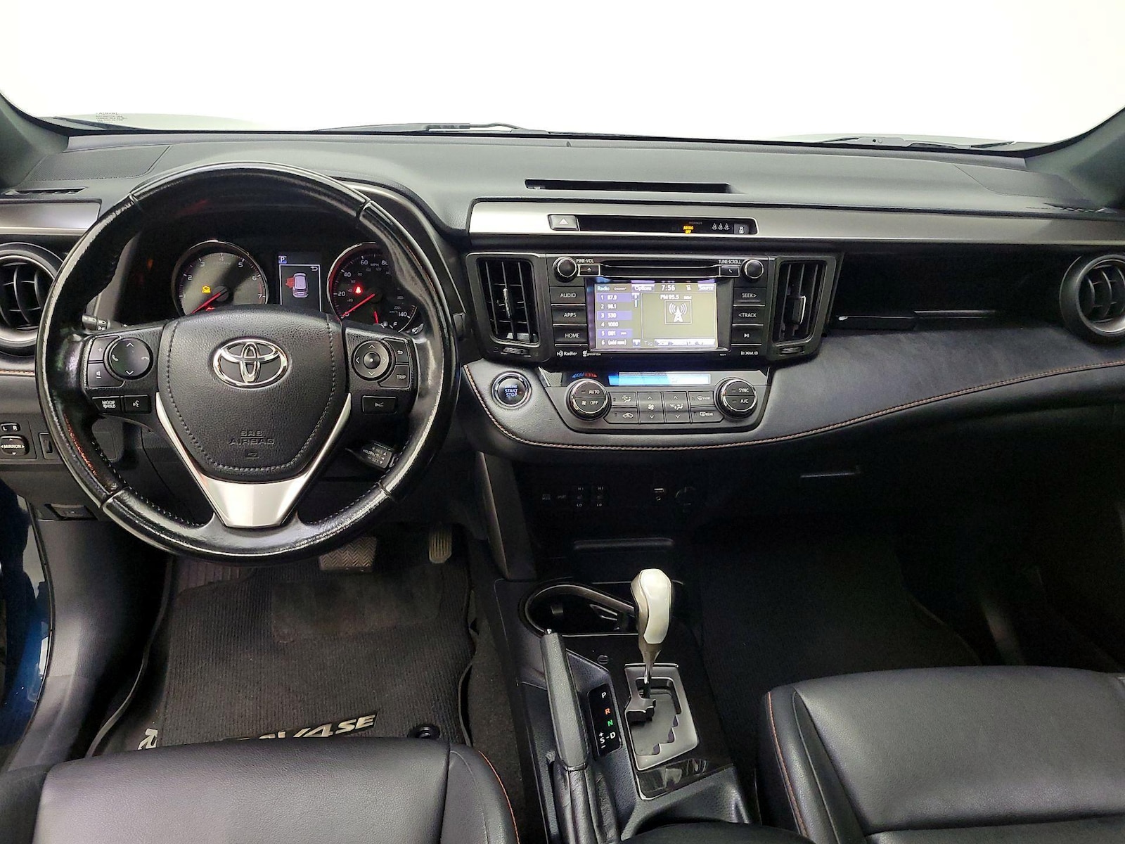 2018 Toyota RAV4 SE - Photo 10