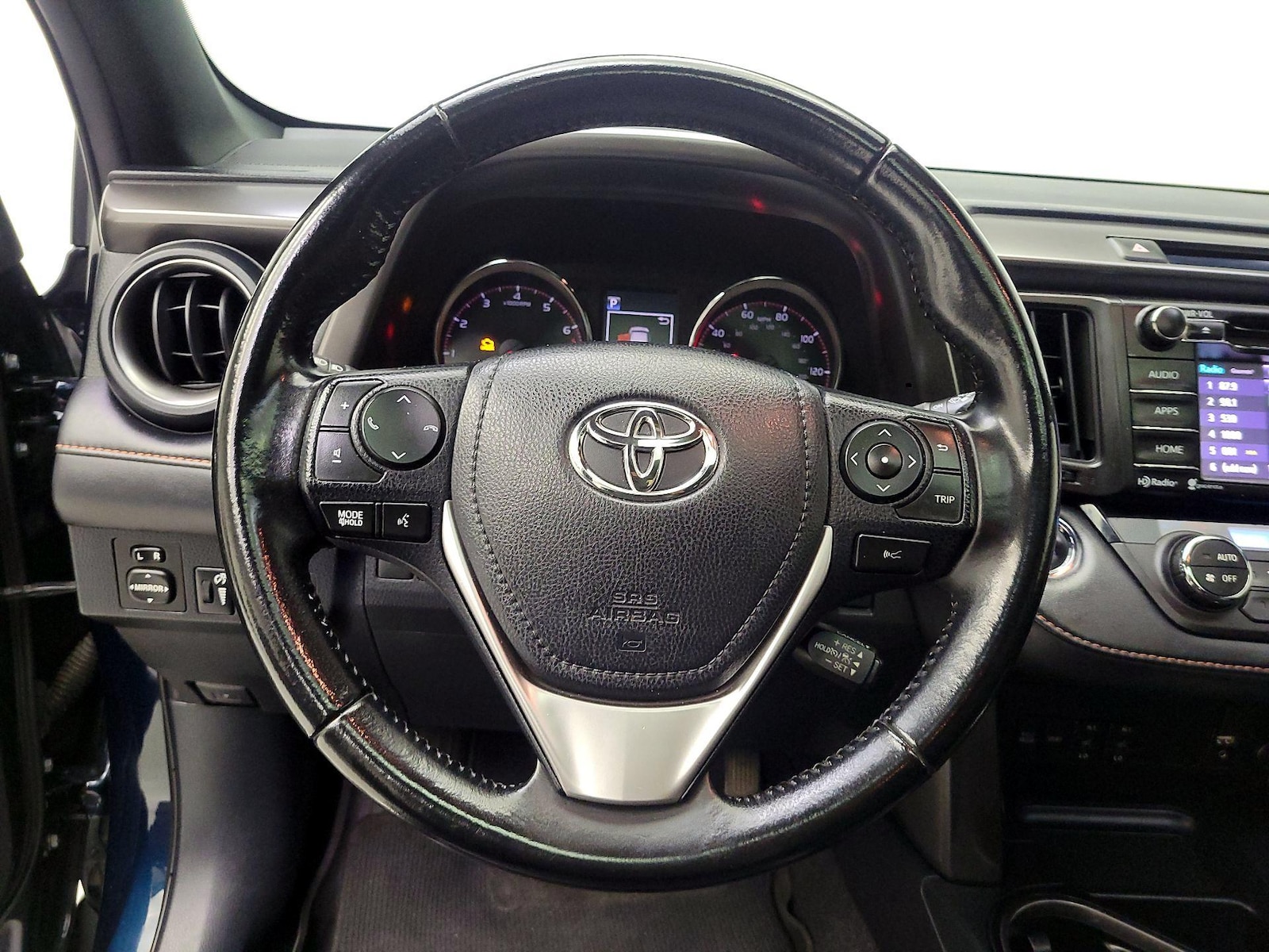 2018 Toyota RAV4 SE - Photo 11