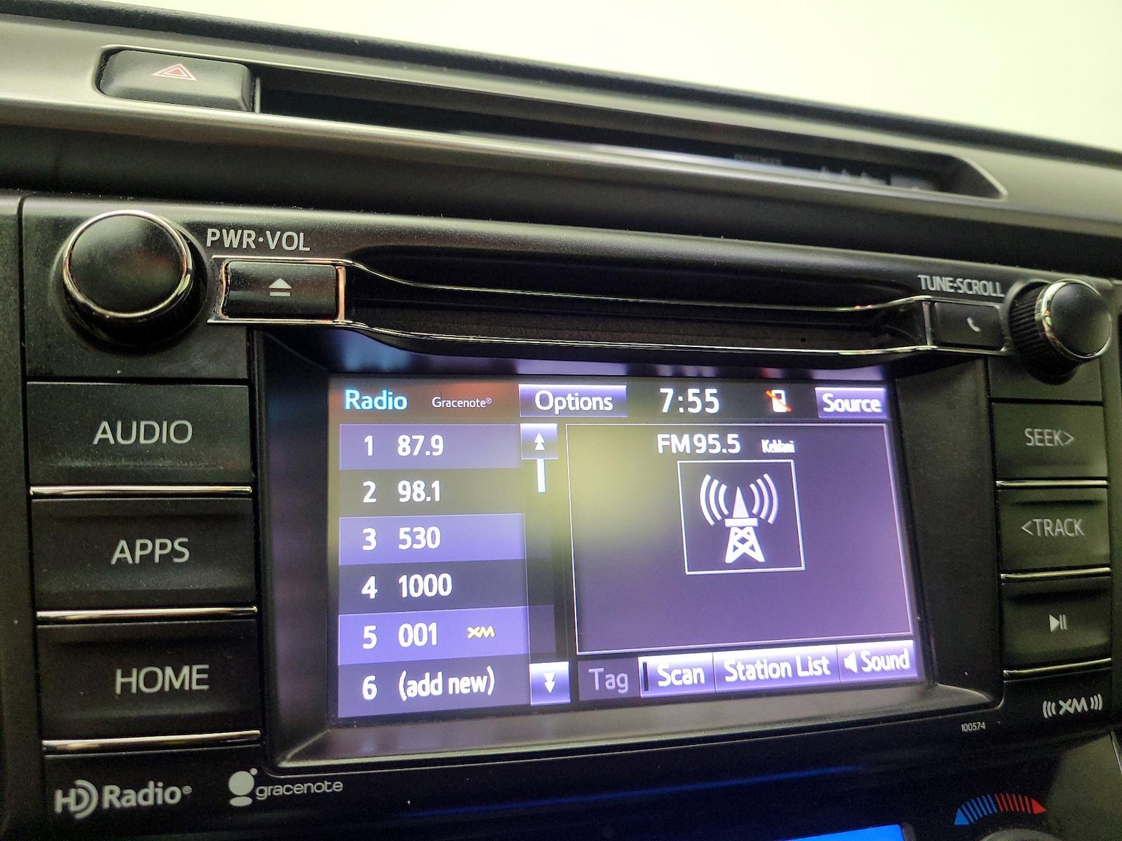 2018 Toyota RAV4 SE - Photo 16
