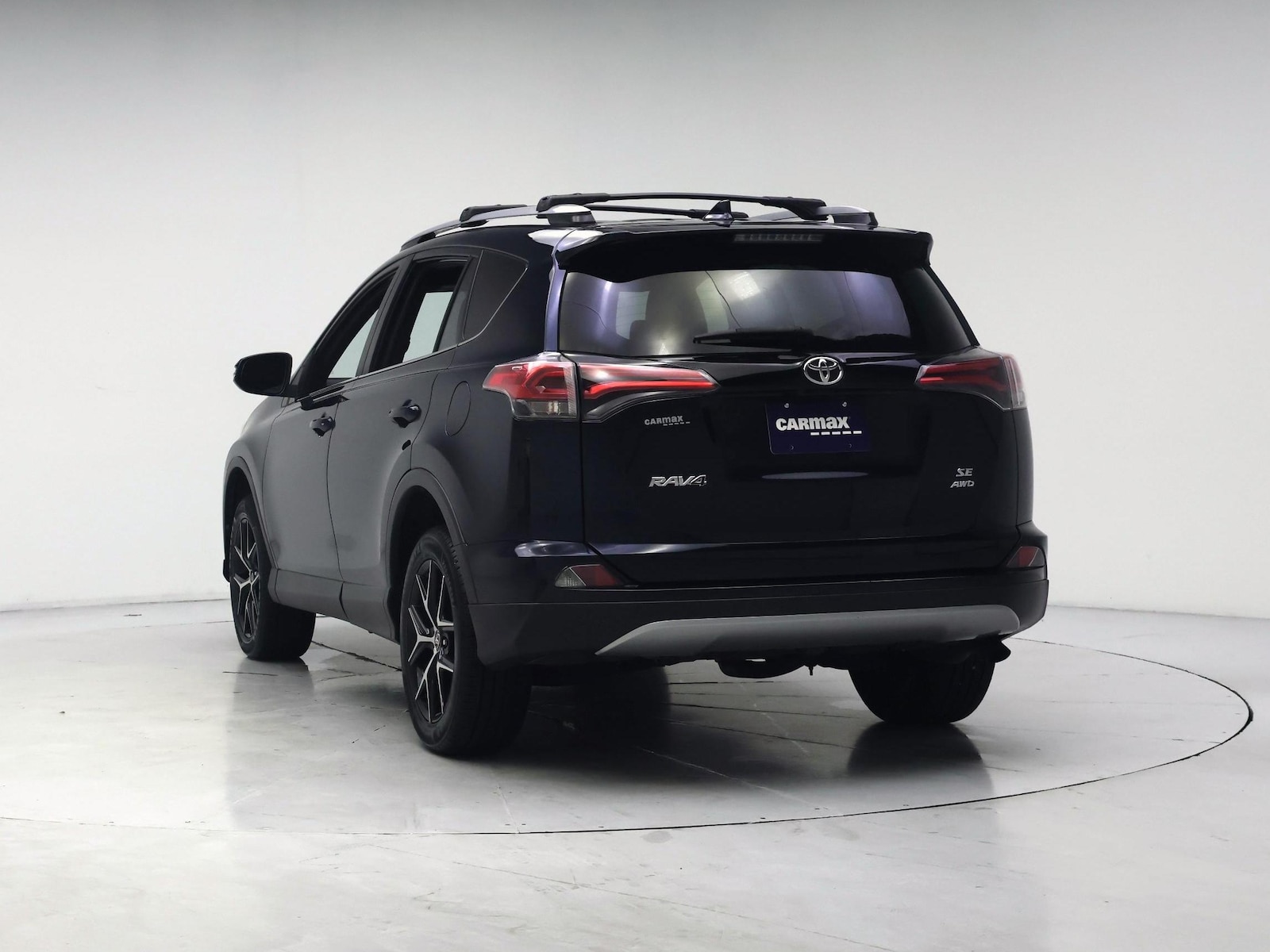 2018 Toyota RAV4 SE - Photo 7