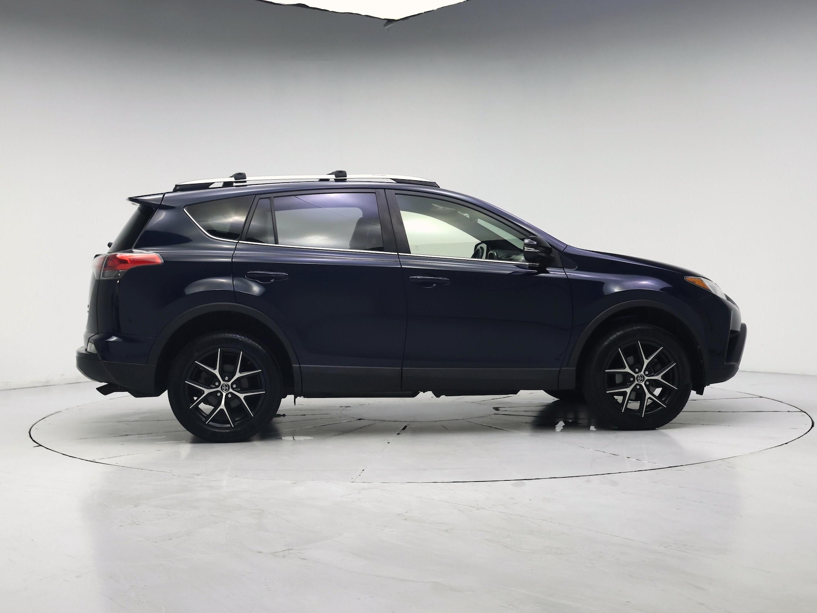 2018 Toyota RAV4 SE - Photo 8