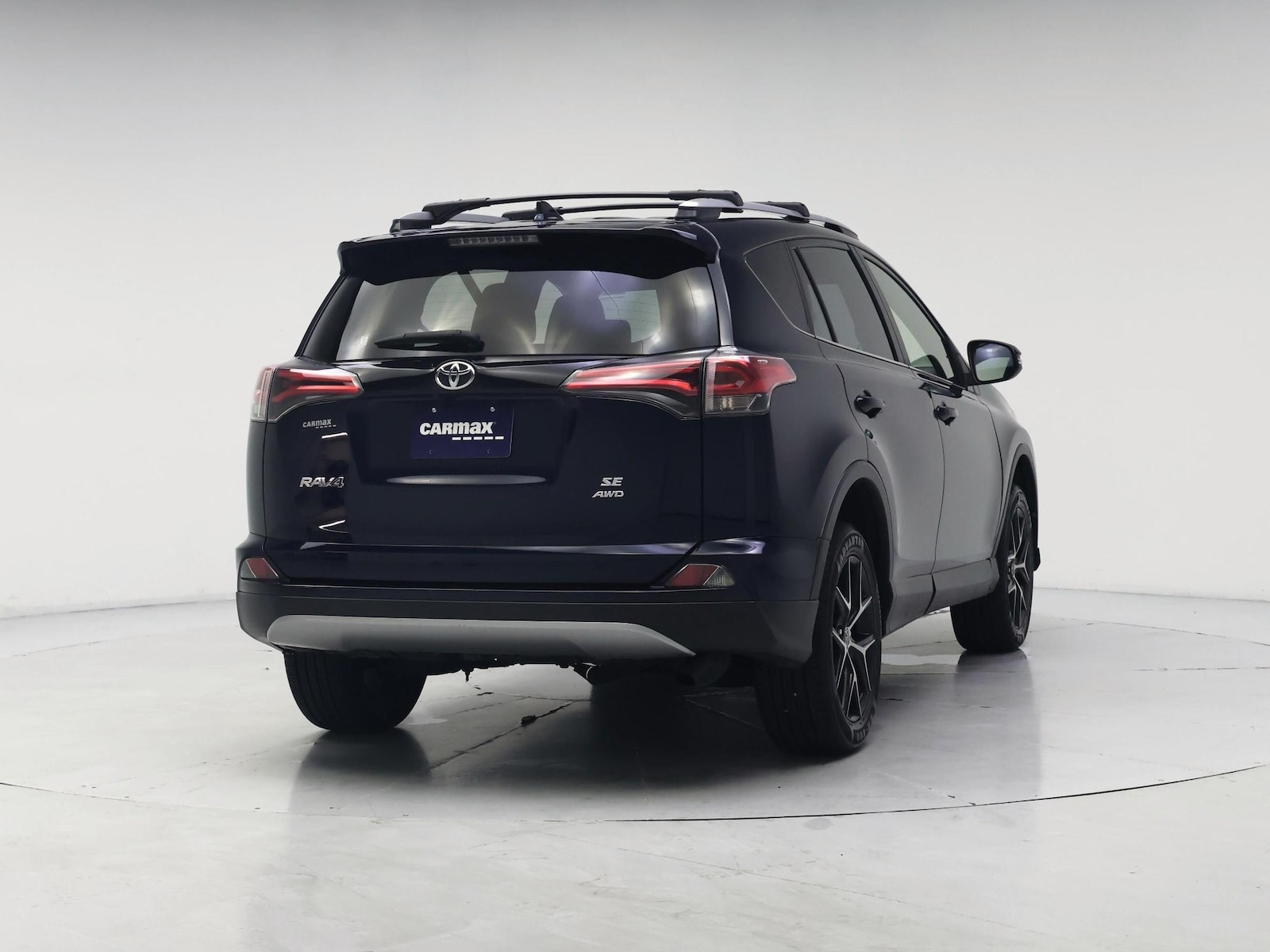 2018 Toyota RAV4 SE - Photo 9