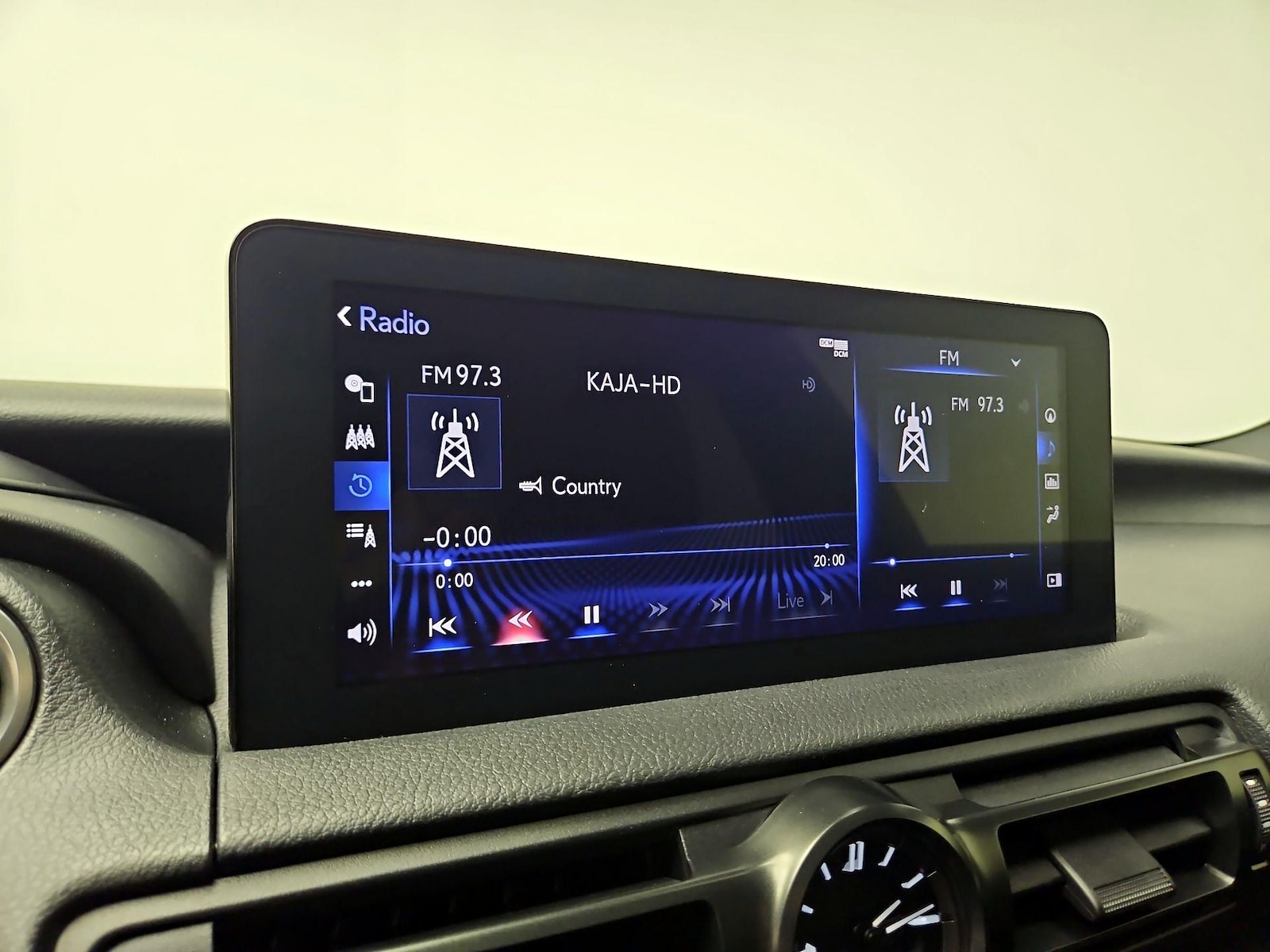 2024 Lexus IS 350 F SPORT - Photo 17