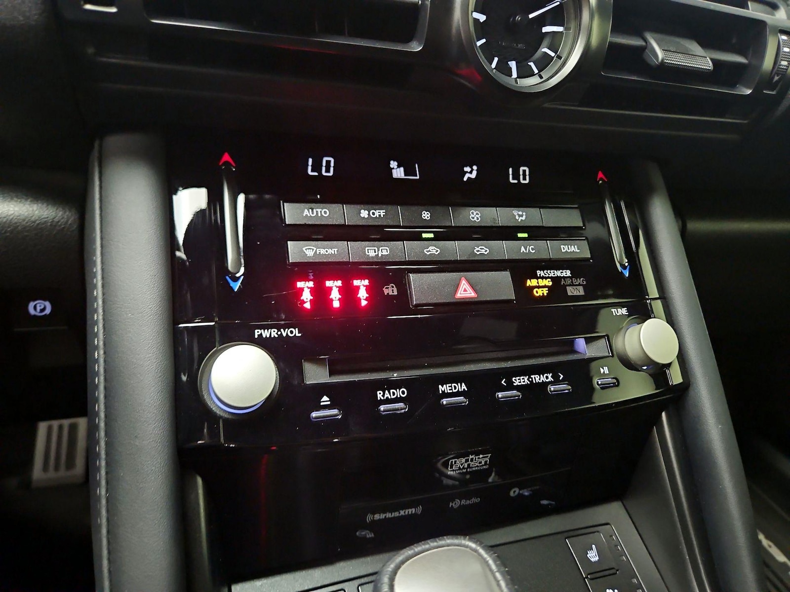 2024 Lexus IS 350 F SPORT - Photo 18