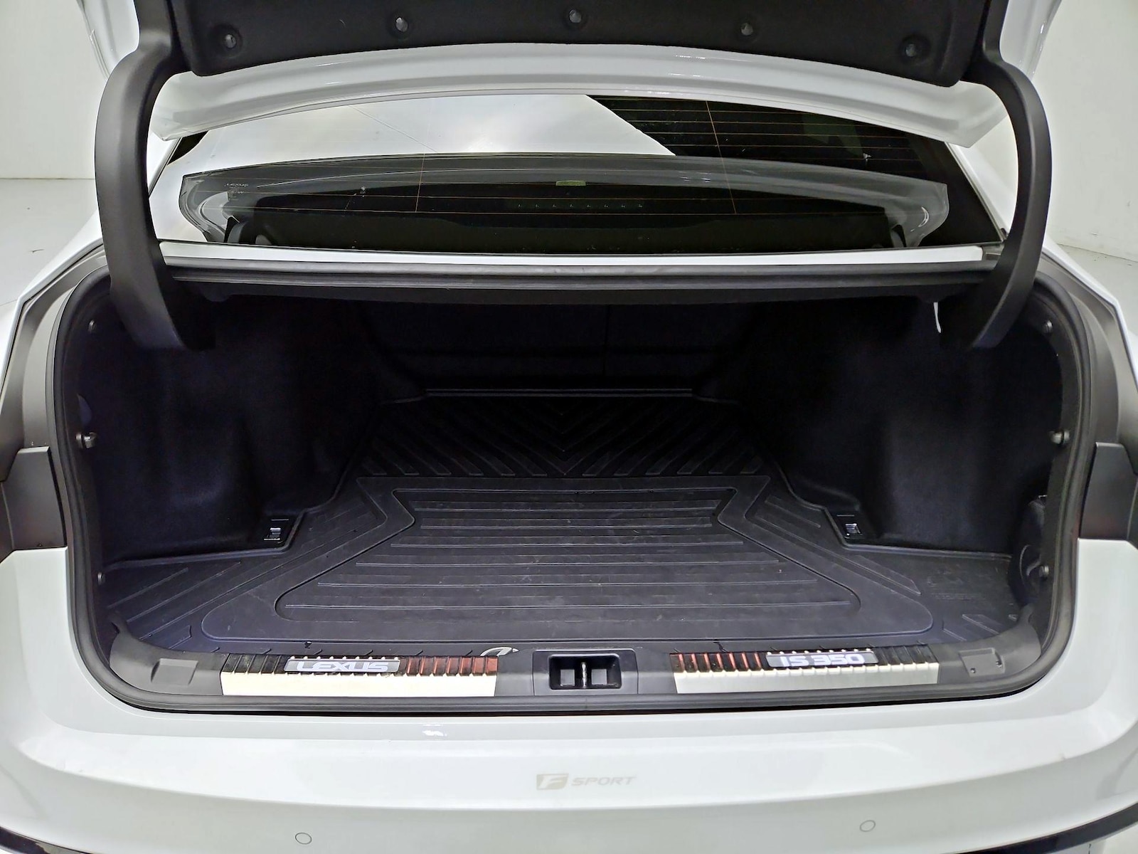 2024 Lexus IS 350 F SPORT - Photo 23