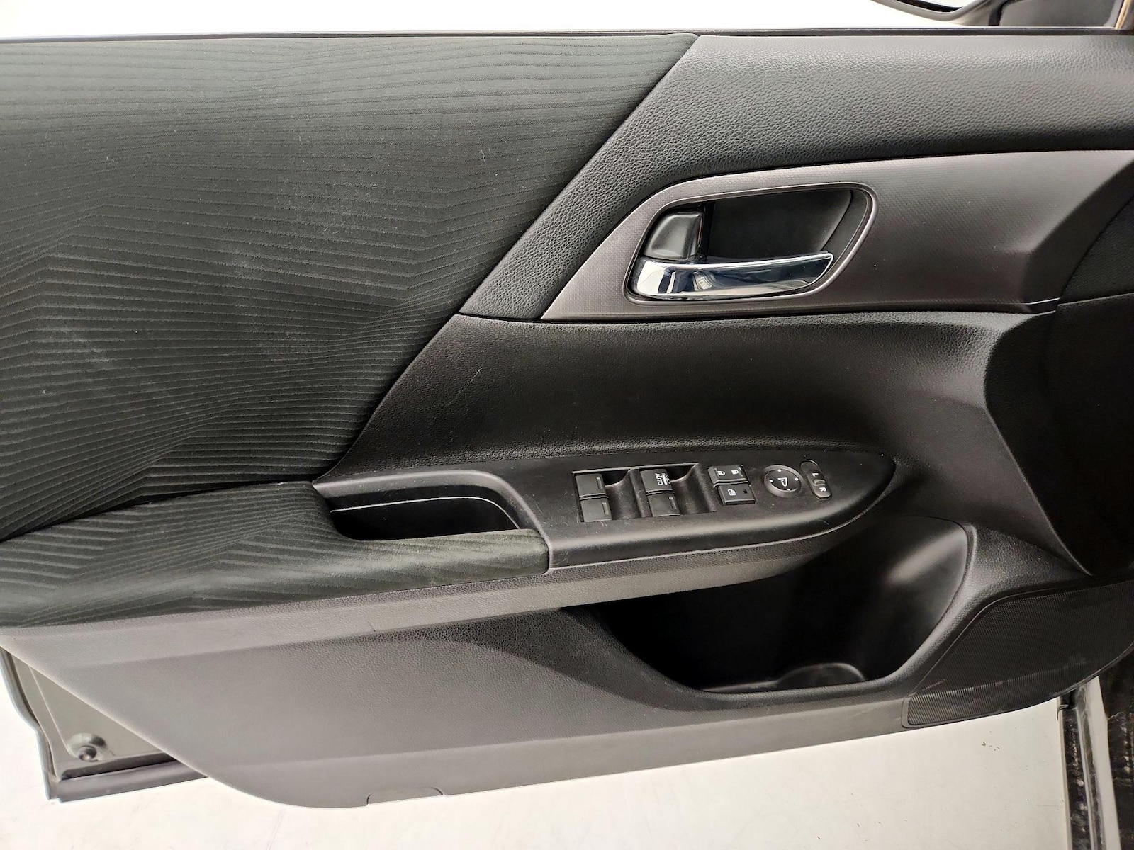 2015 Honda Accord LX - Photo 13