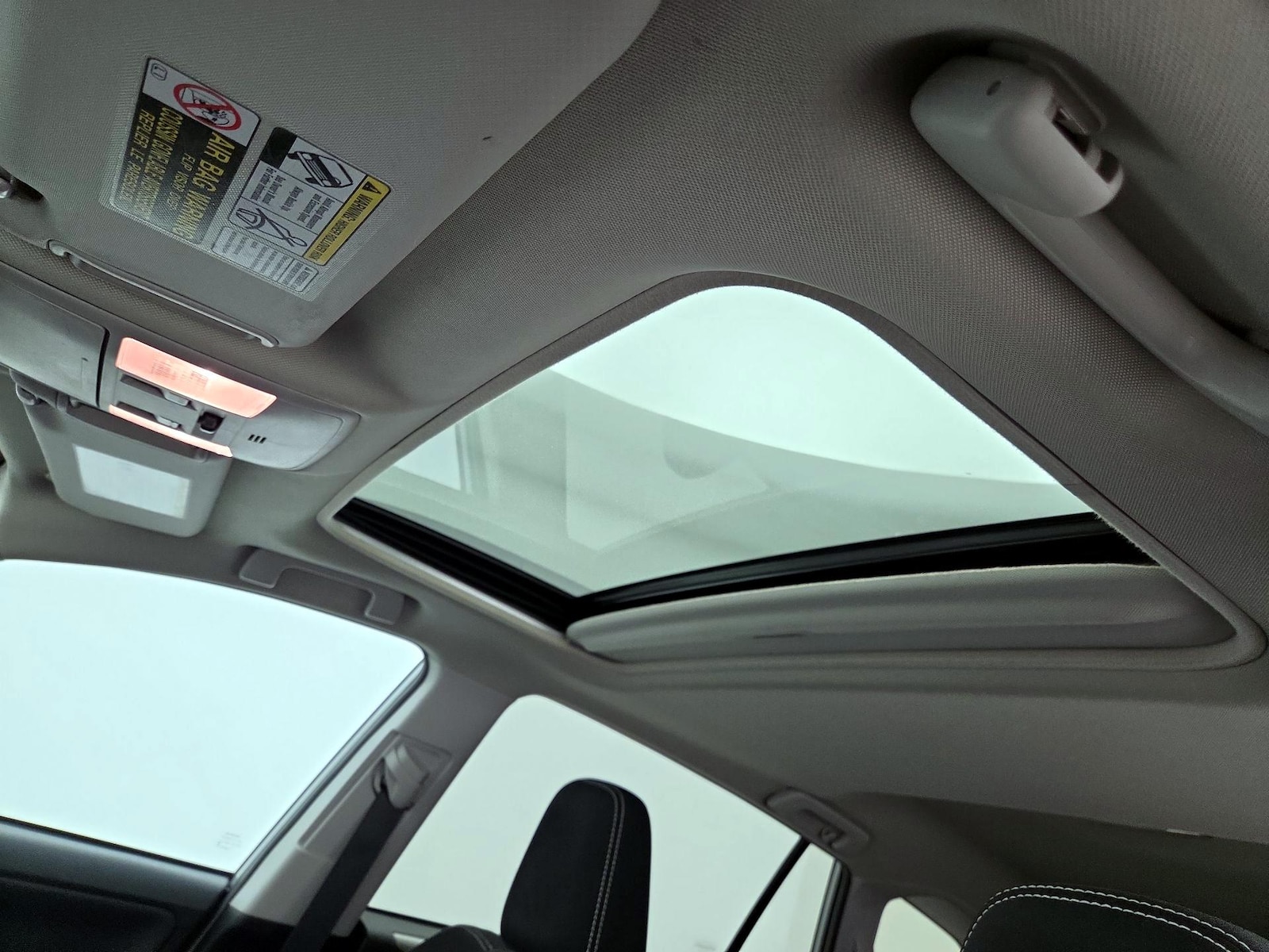 Sunroof(s) & Overhead Airbags