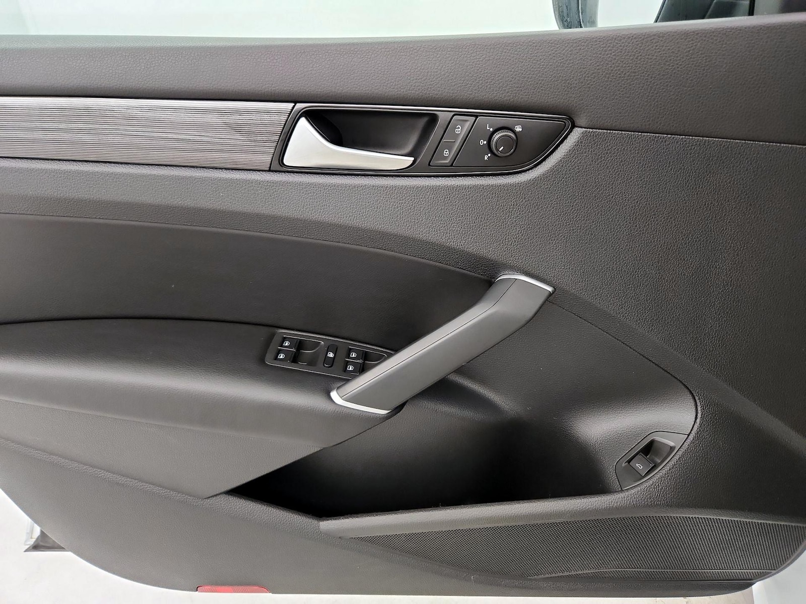 2020 Volkswagen Passat R-Line - Photo 11