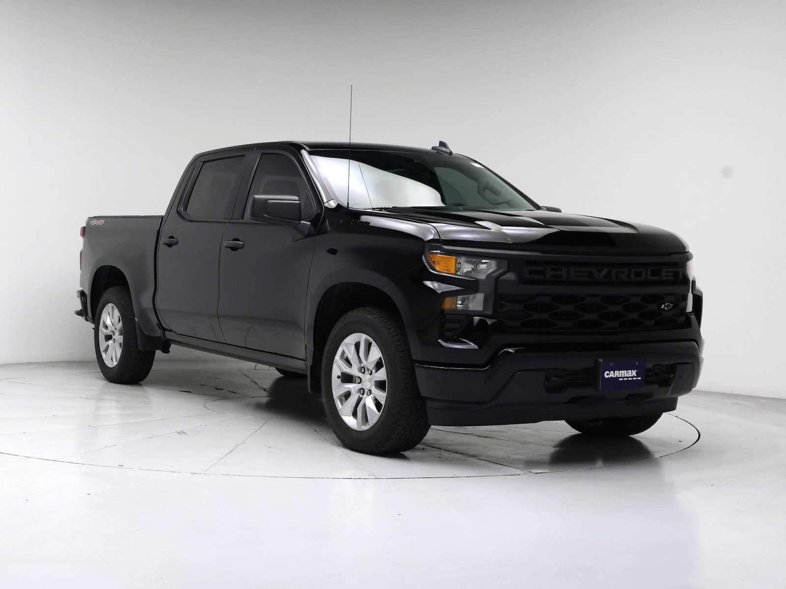2023 Chevrolet Silverado 1500 Custom - Photo 2