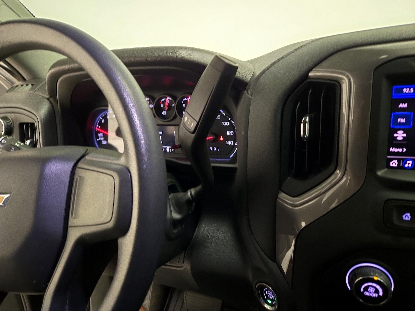 2023 Chevrolet Silverado 1500 Custom - Photo 18