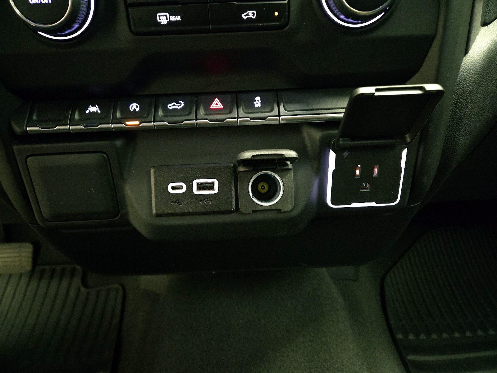 2023 Chevrolet Silverado 1500 Custom - Photo 19