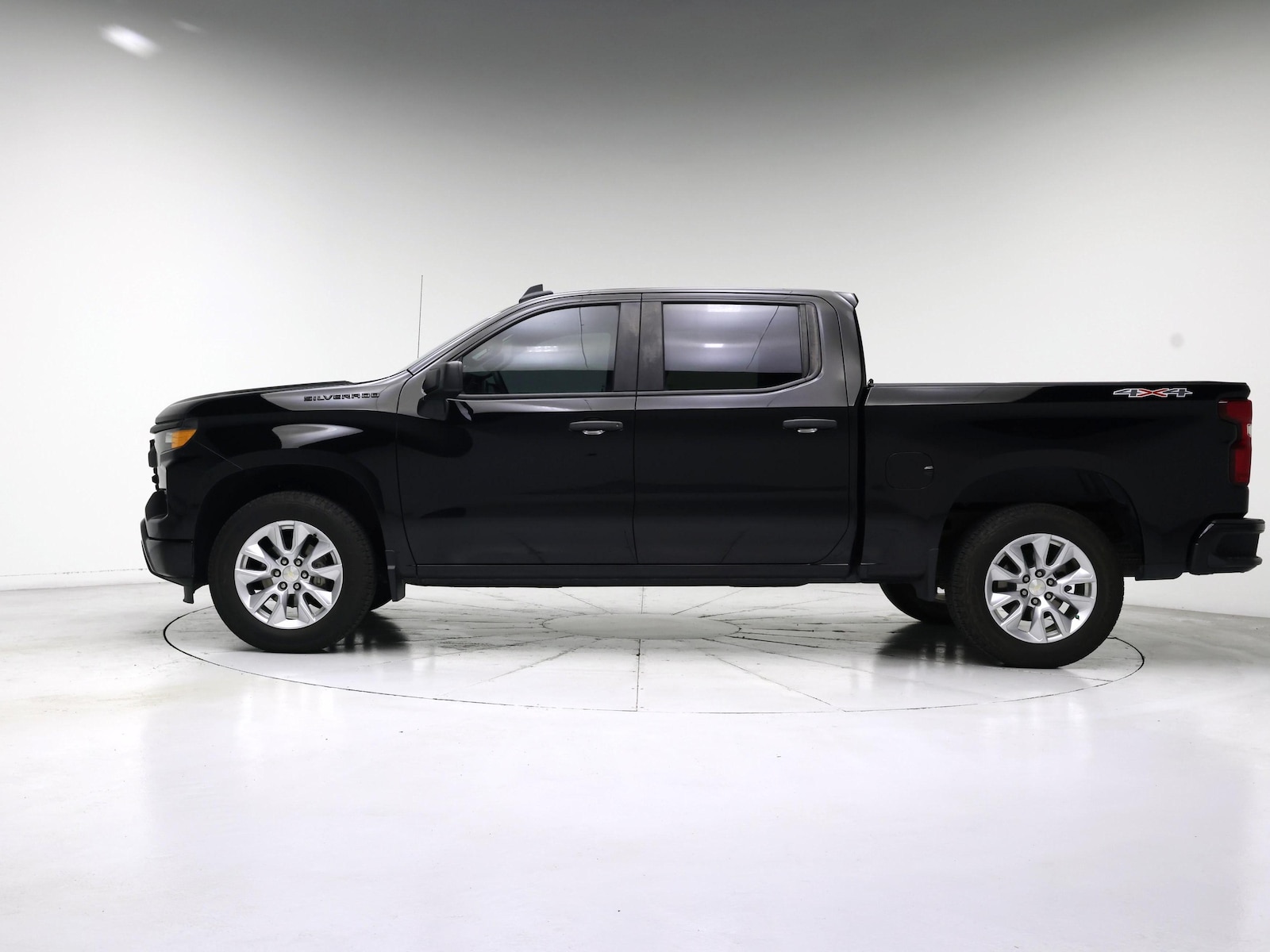 2023 Chevrolet Silverado 1500 Custom - Photo 4