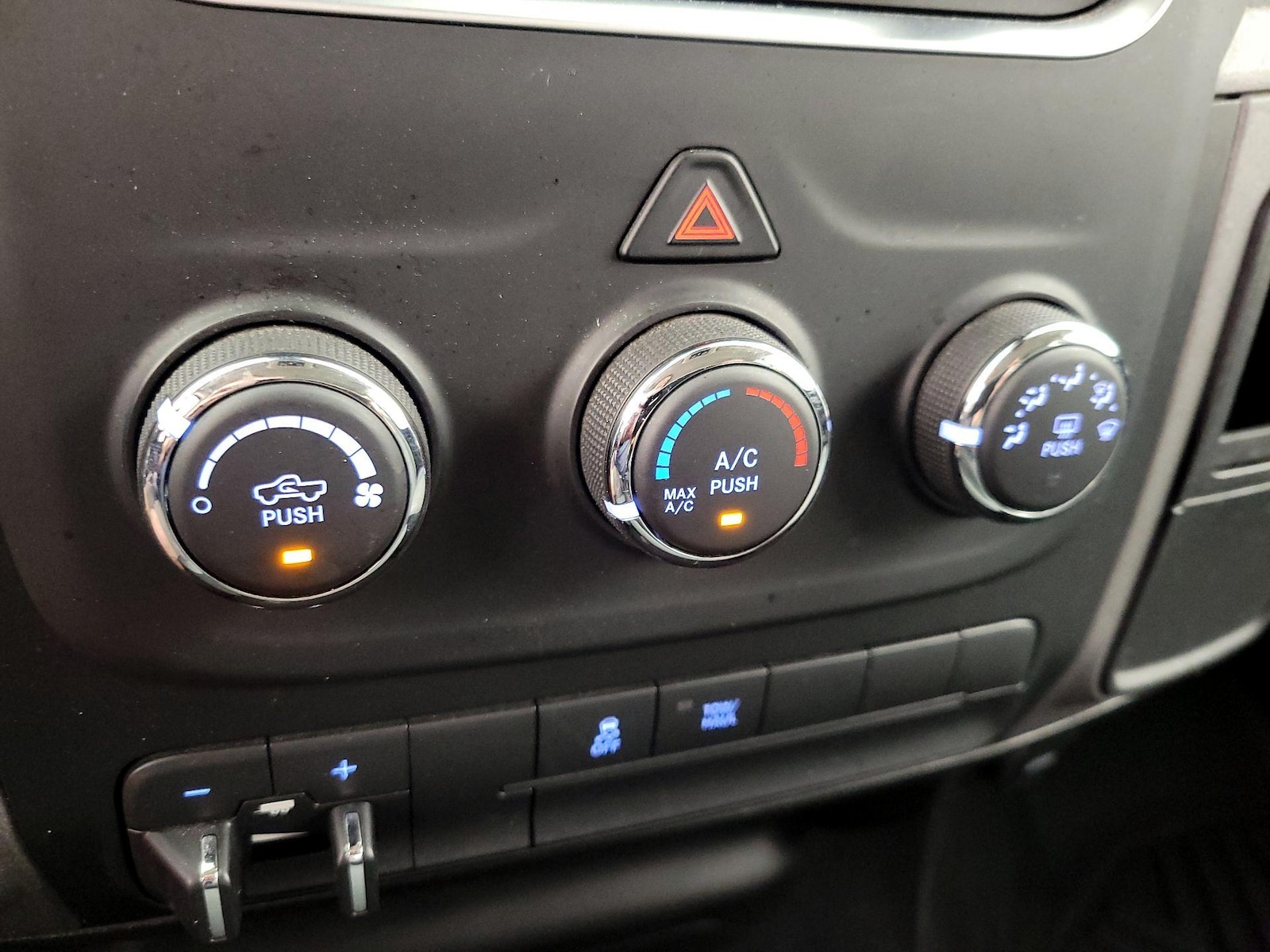 2021 RAM Ram 1500 Classic Tradesman - Photo 17