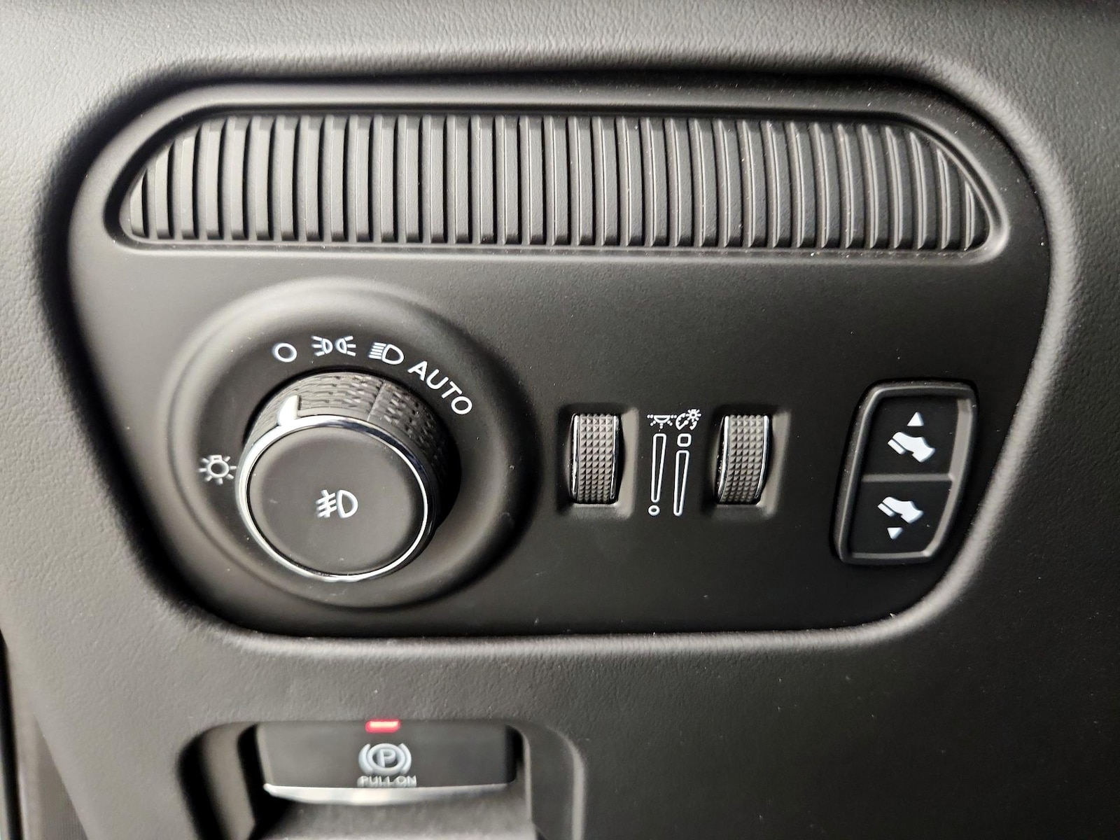2022 Jeep Grand Wagoneer Series III - Photo 12