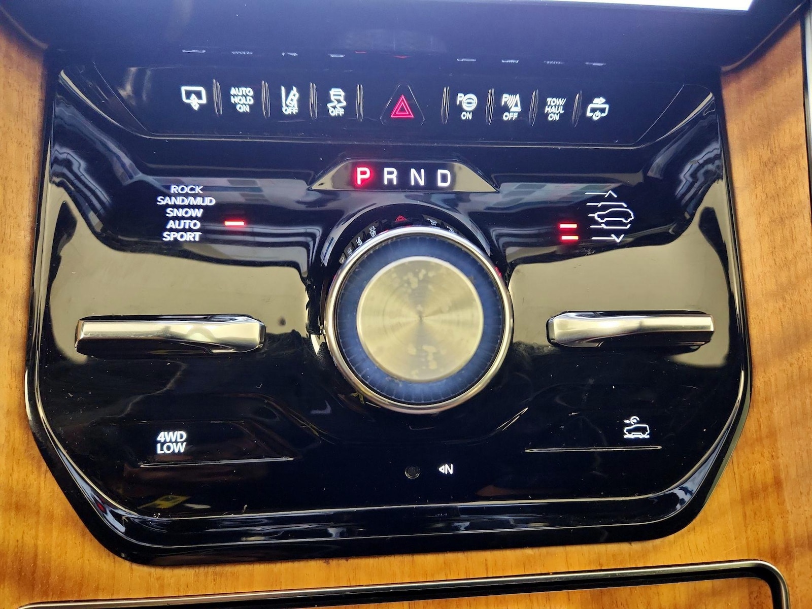 2022 Jeep Grand Wagoneer Series III - Photo 17