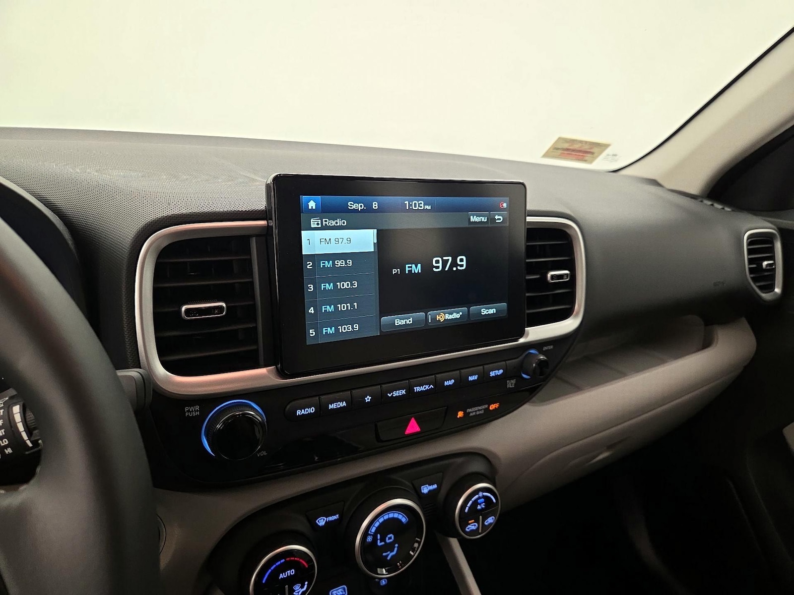 2020 Hyundai Venue SEL - Photo 17
