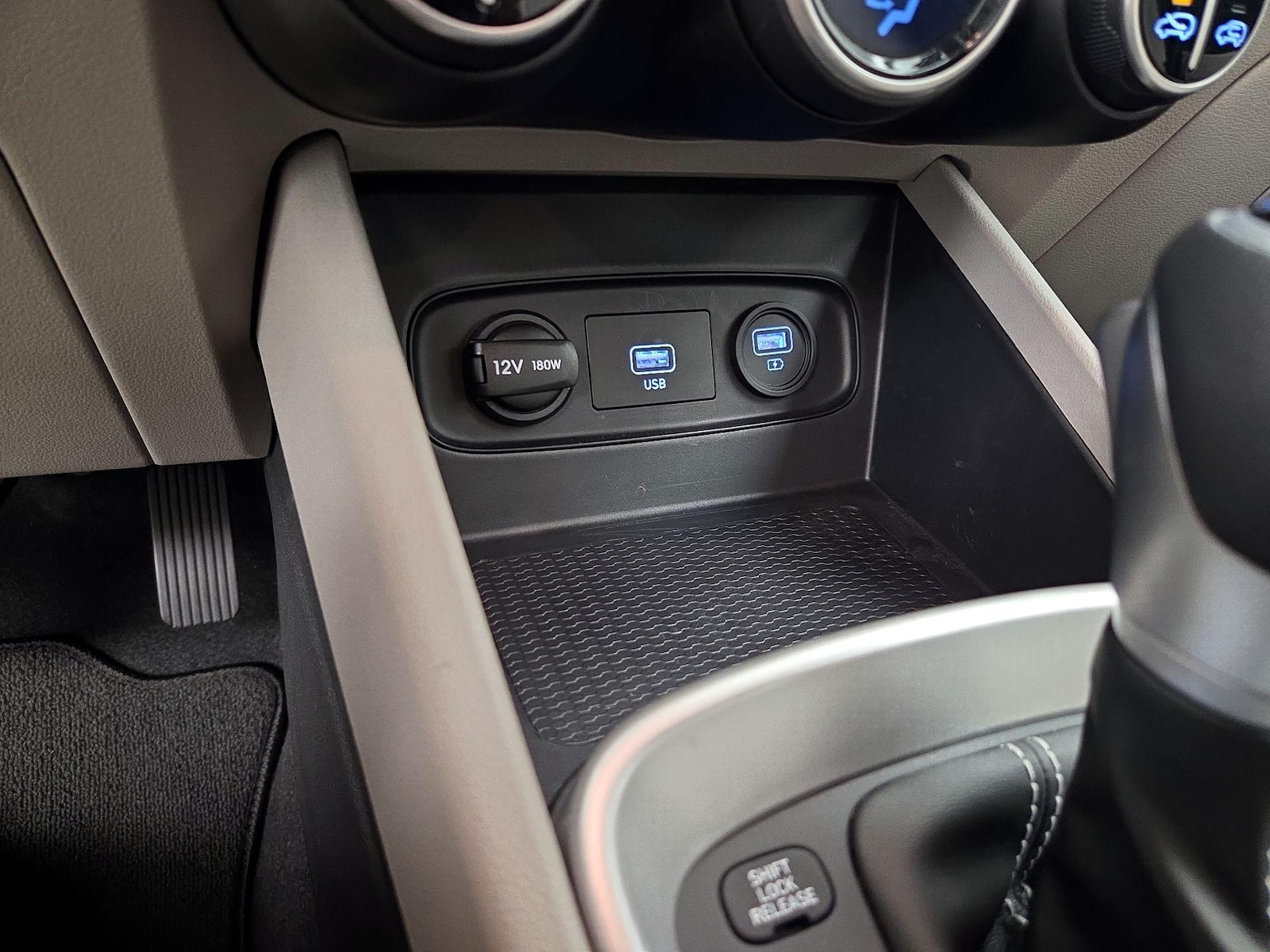 2020 Hyundai Venue SEL - Photo 20