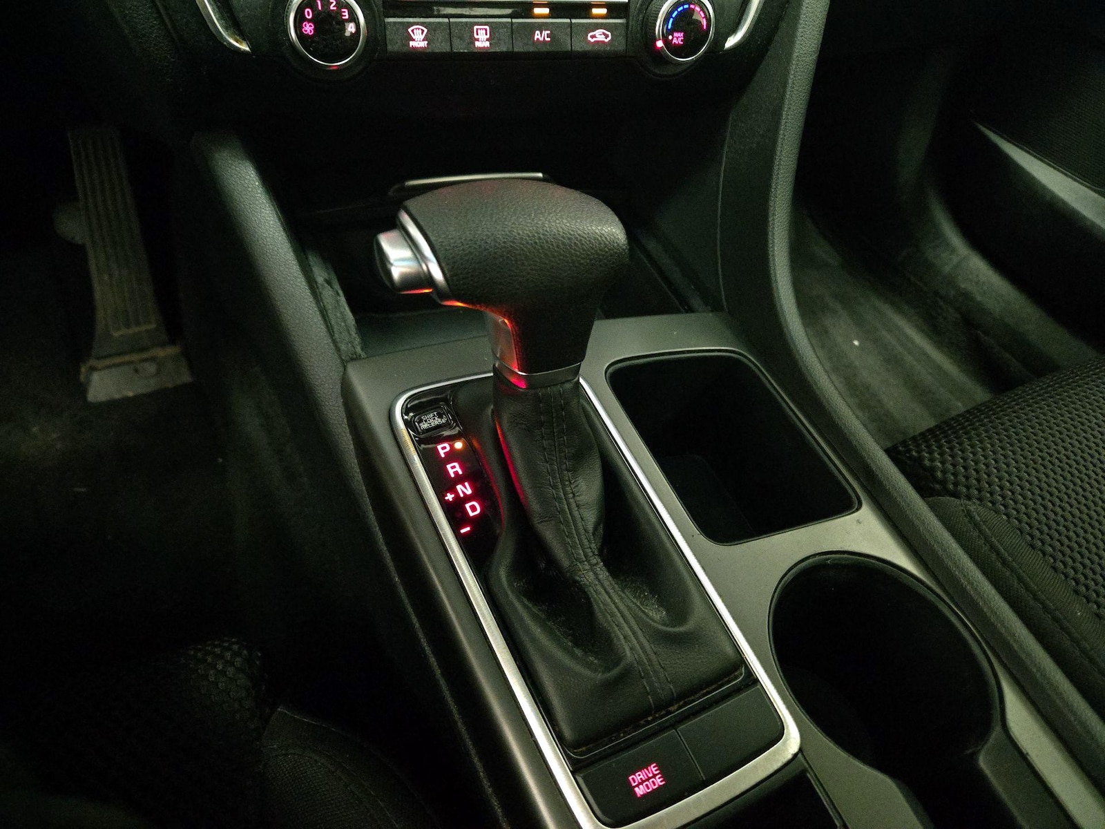 2020 Kia Optima LX - Photo 18